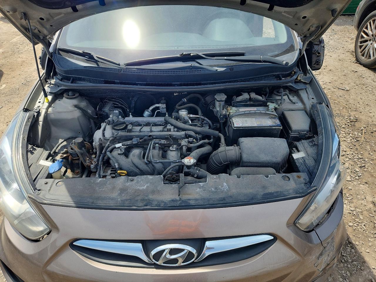 2013 Hyundai Accent Gl Gold vin: KMHCT4AE9DU510394