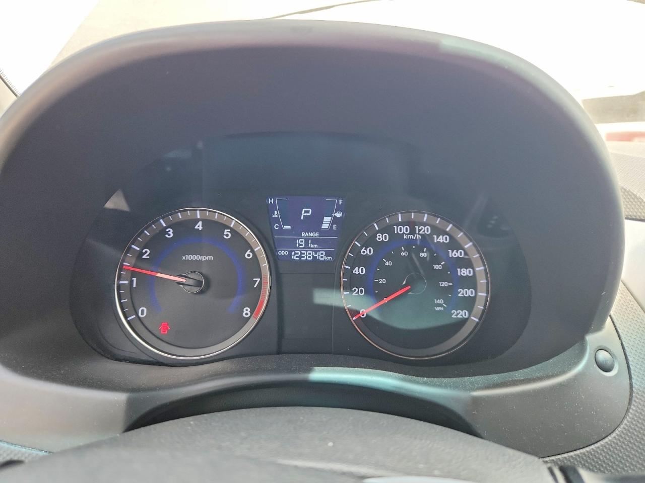 2013 Hyundai Accent Gl Gold vin: KMHCT4AE9DU510394