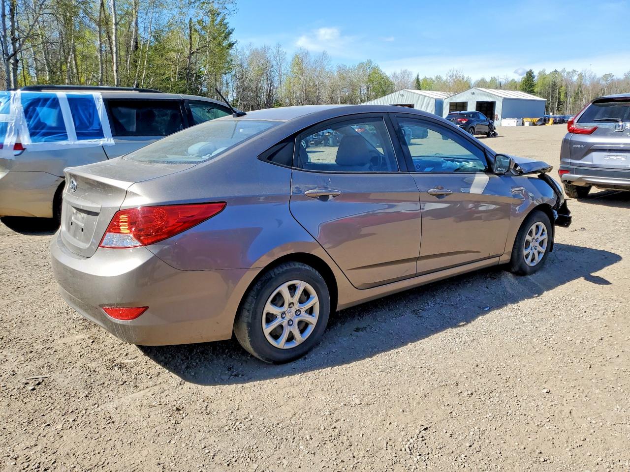 2013 Hyundai Accent Gls Серебряный vin: KMHCT4AE9DU511397