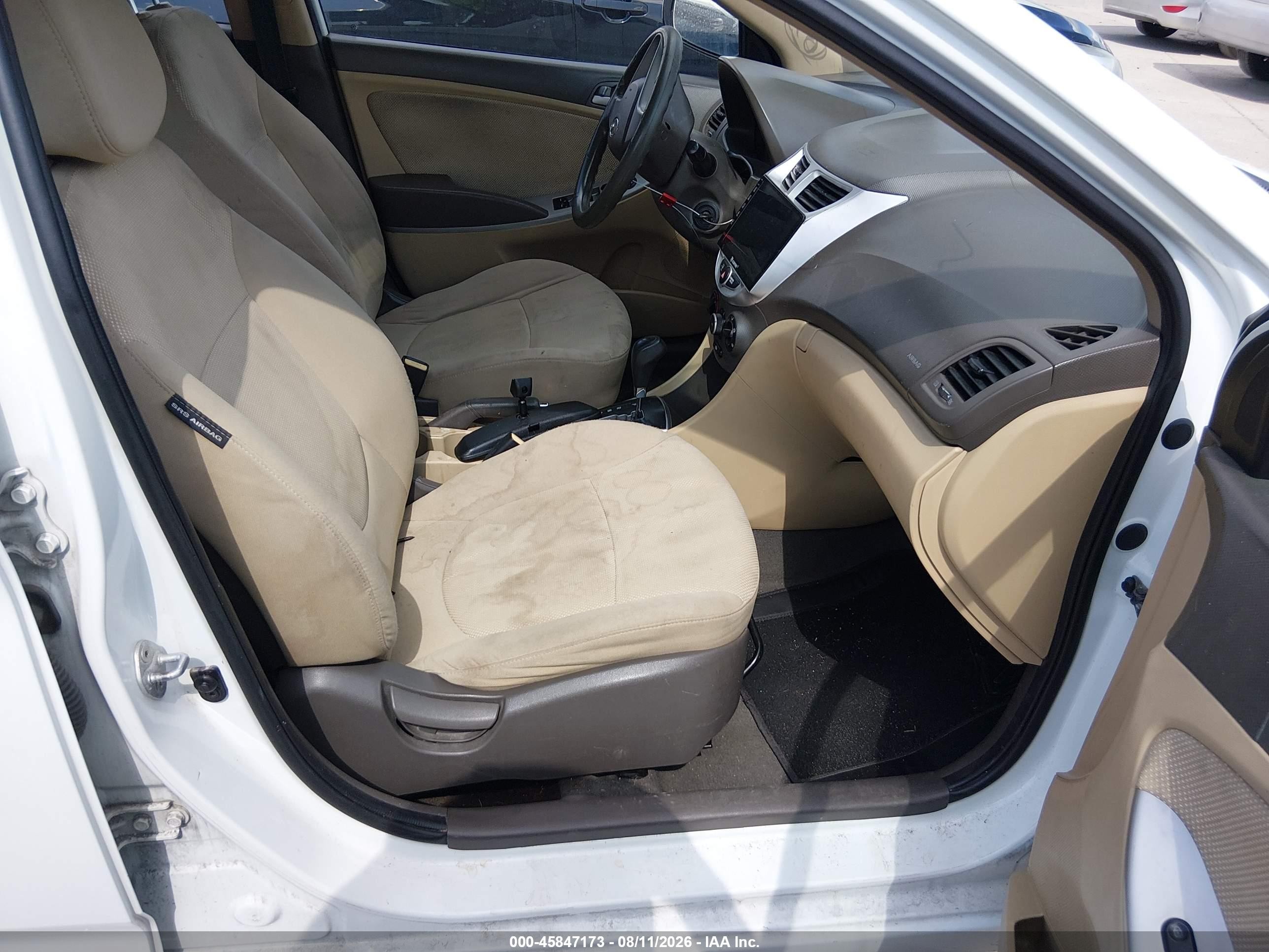 2013 Hyundai Accent Gls White vin: KMHCT4AE9DU524067