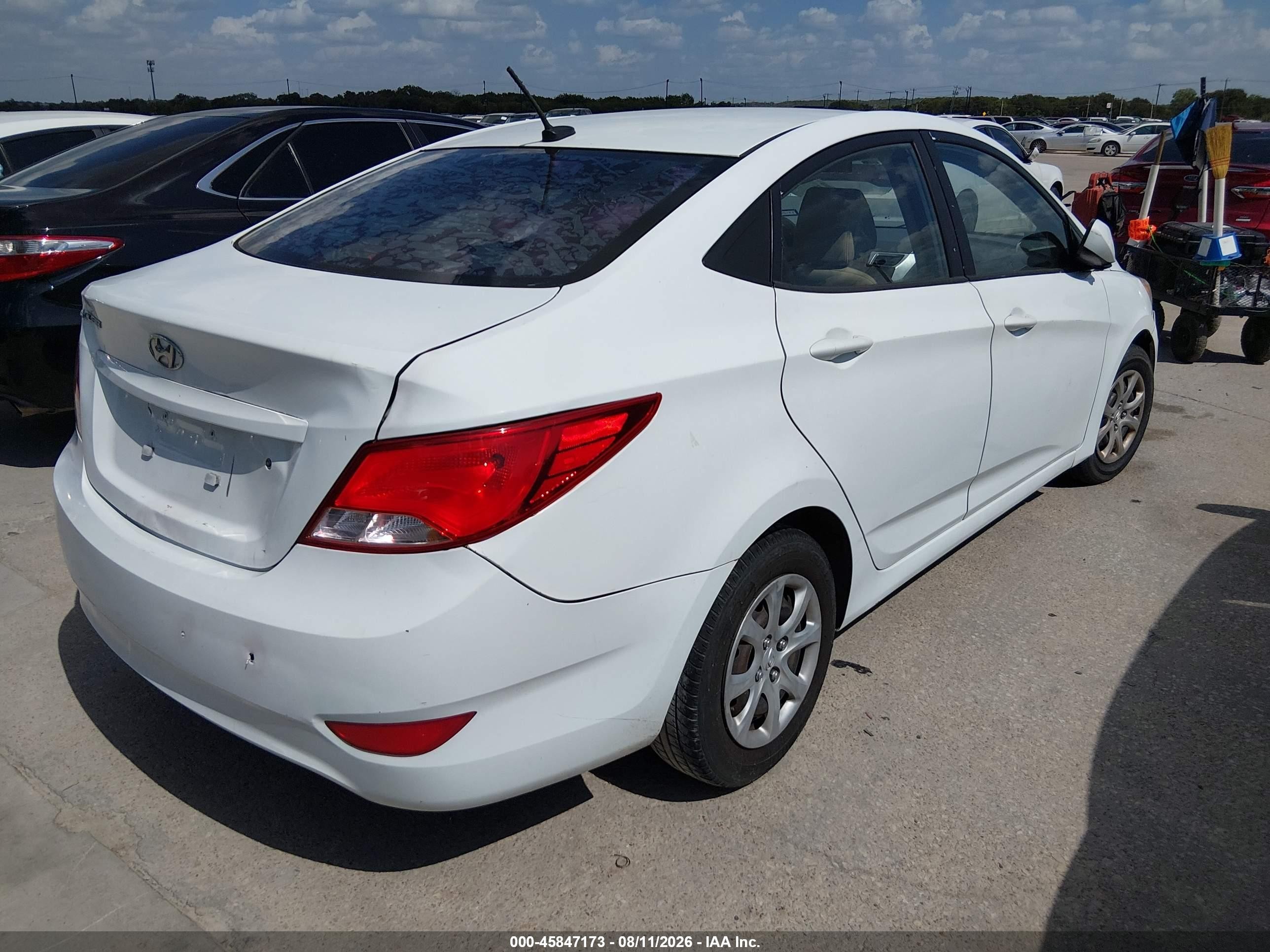 2013 Hyundai Accent Gls White vin: KMHCT4AE9DU524067