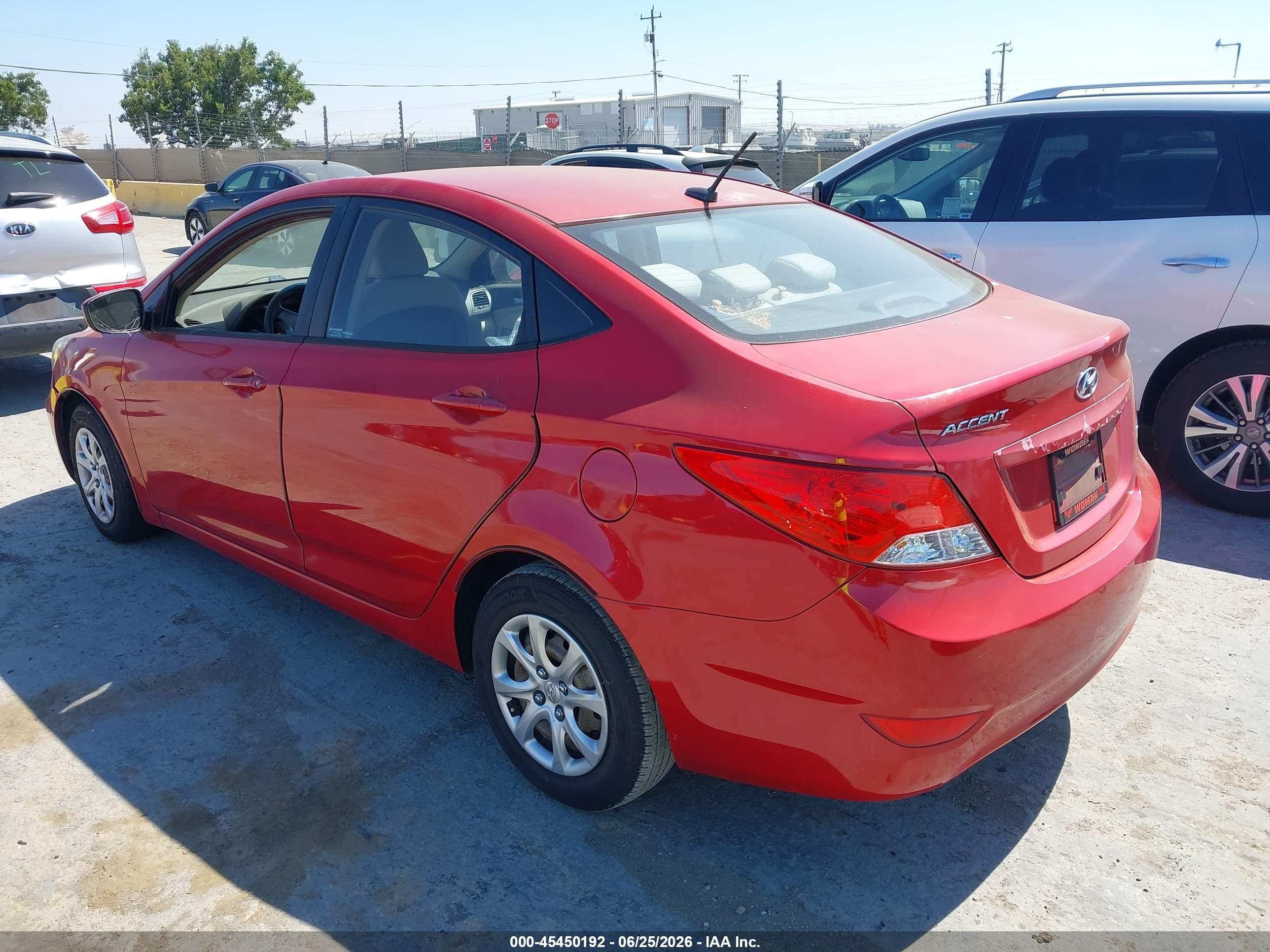 2013 Hyundai Accent Gls Red vin: KMHCT4AE9DU560079