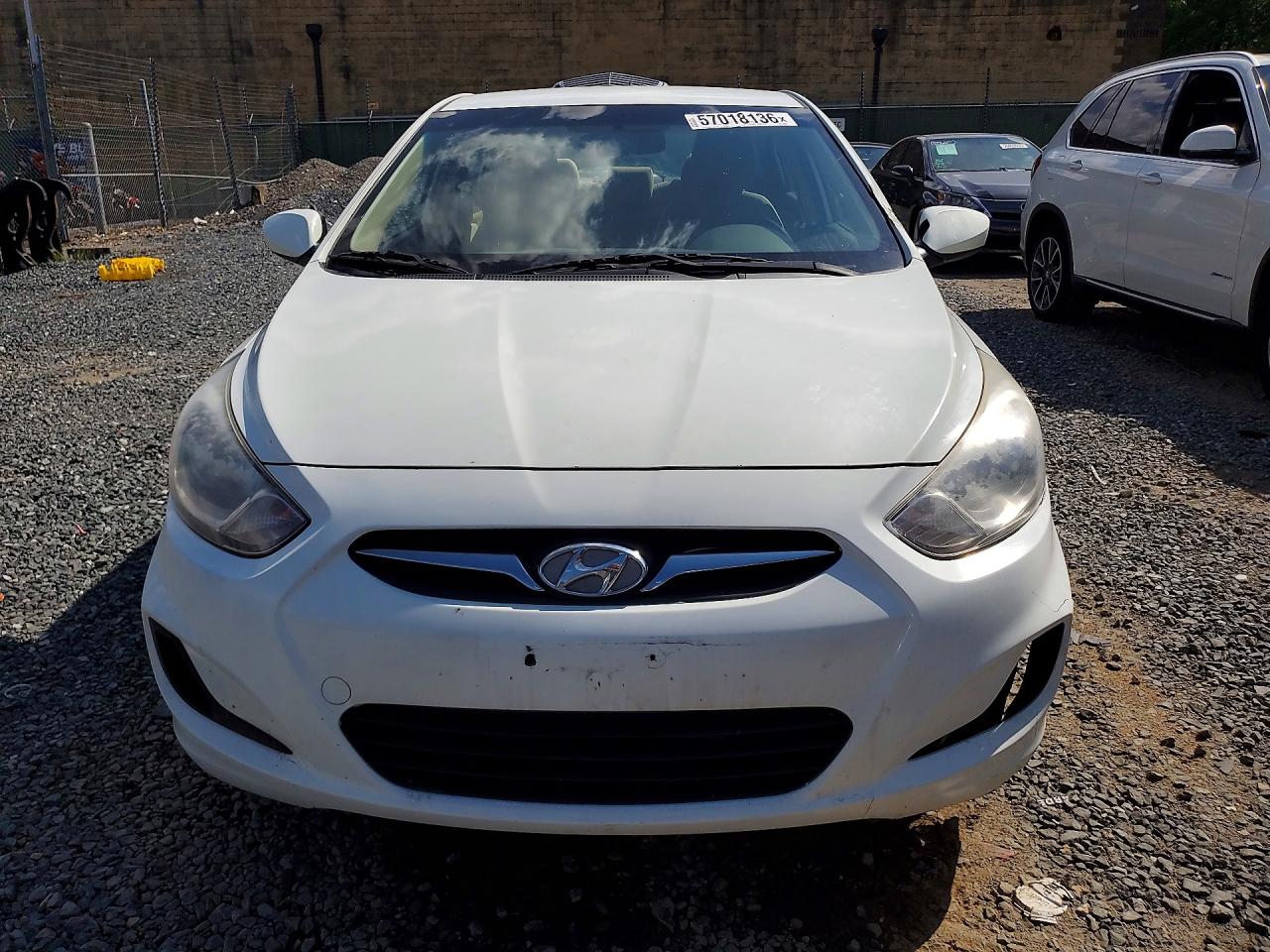 2013 Hyundai Accent Gls White vin: KMHCT4AE9DU566206