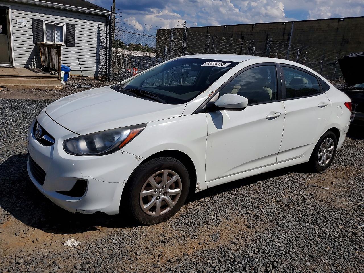 2013 Hyundai Accent Gls White vin: KMHCT4AE9DU566206