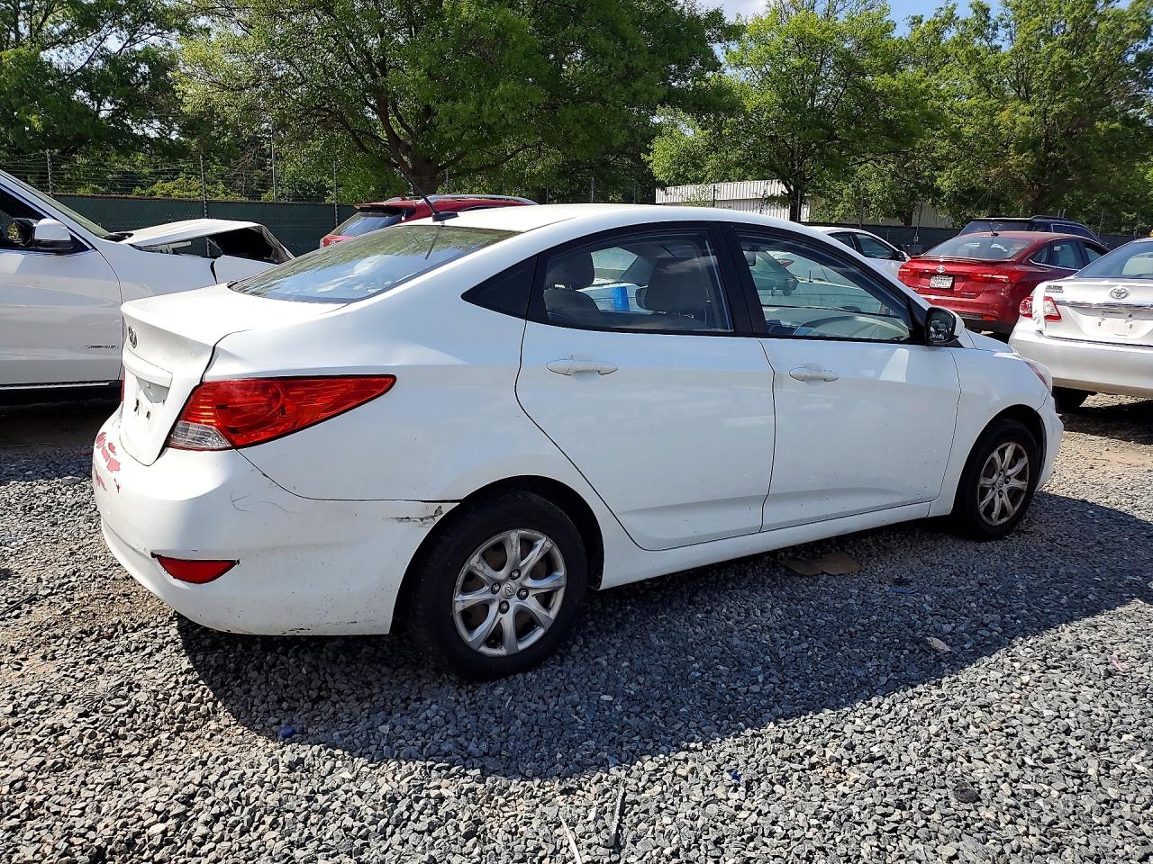 2013 Hyundai Accent Gls White vin: KMHCT4AE9DU566206