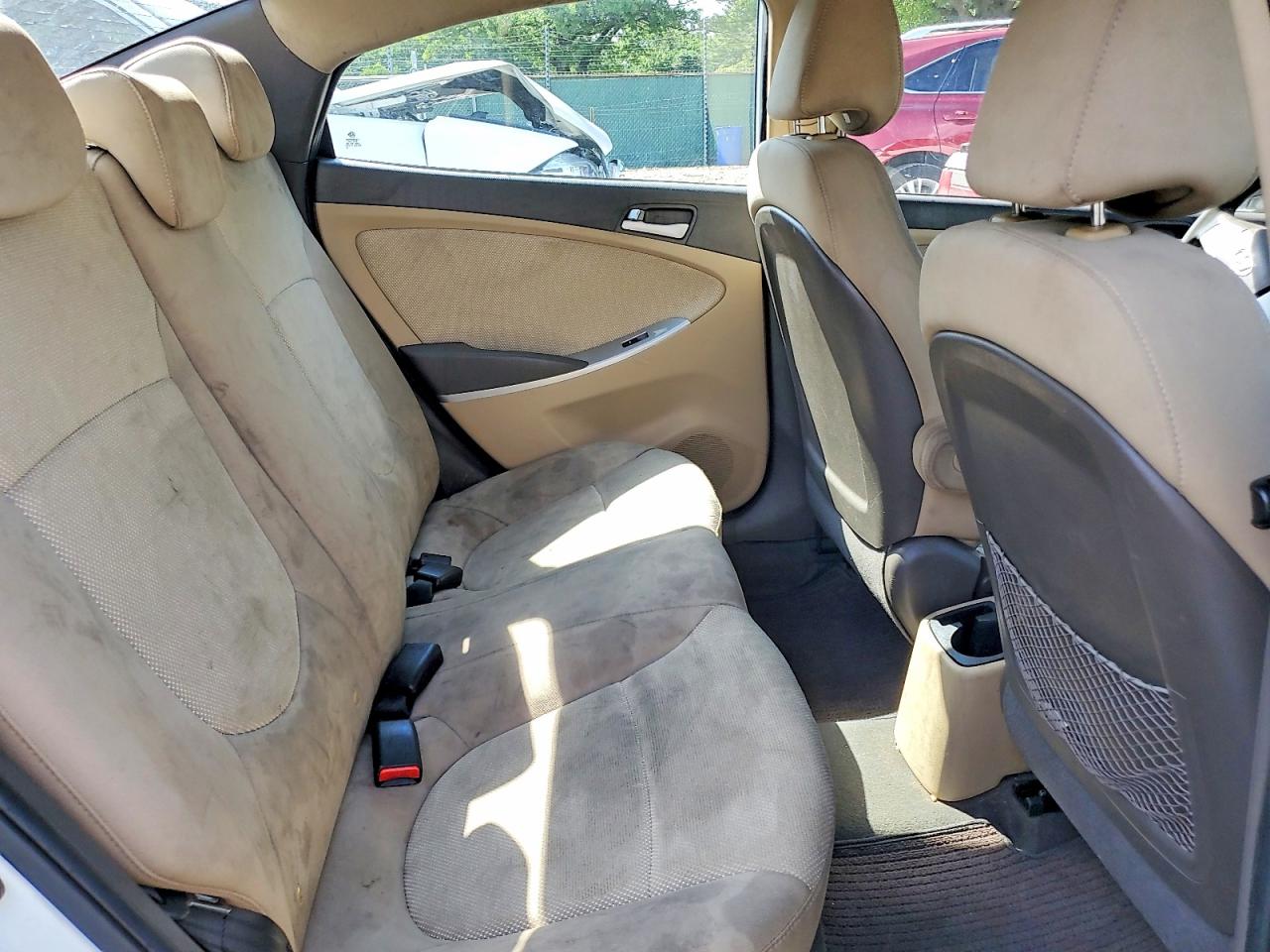 2013 Hyundai Accent Gls White vin: KMHCT4AE9DU566206