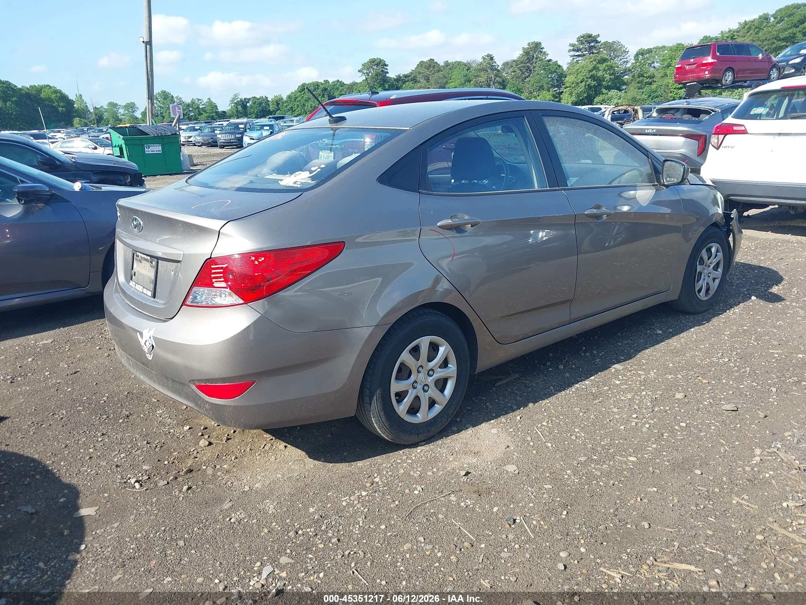 2013 Hyundai Accent Gls Gray vin: KMHCT4AE9DU569686