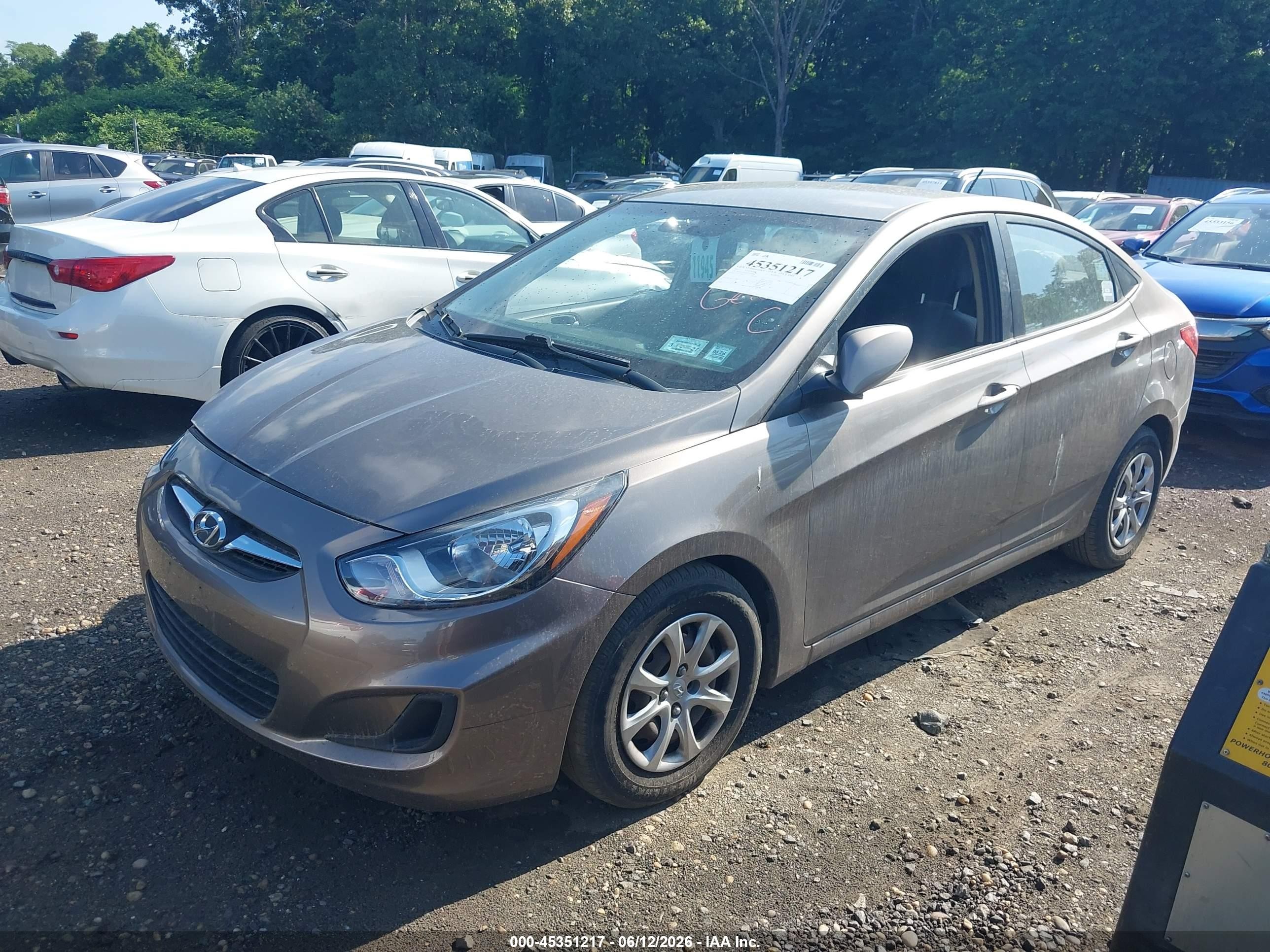 2013 Hyundai Accent Gls Gray vin: KMHCT4AE9DU569686