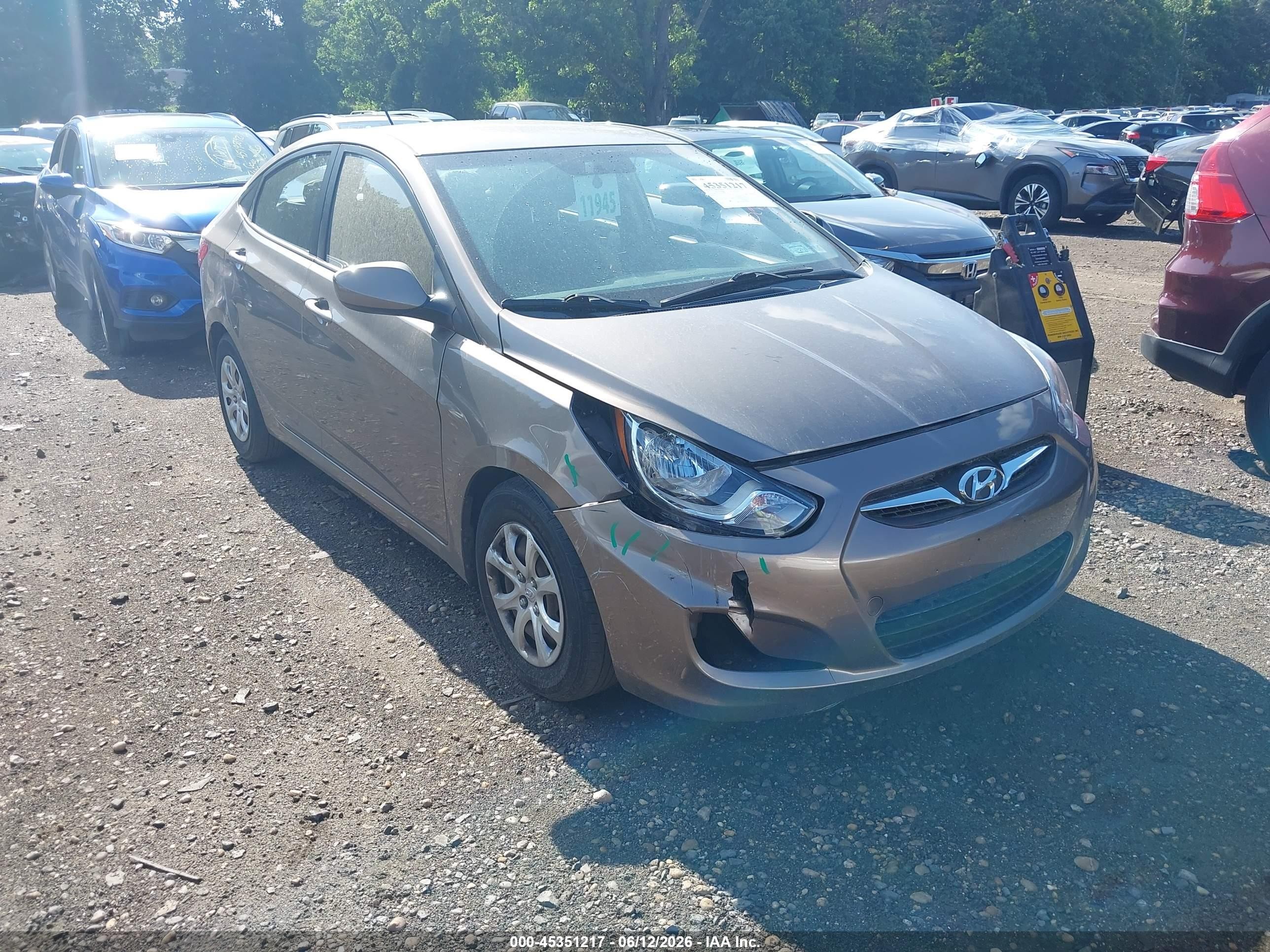 2013 Hyundai Accent Gls Gray vin: KMHCT4AE9DU569686