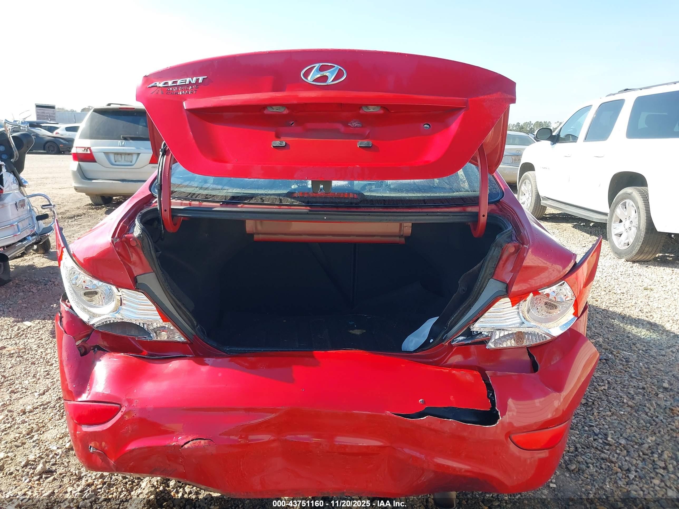 2013 Hyundai Accent Gls/gs Красный vin: KMHCT4AE9DU584169