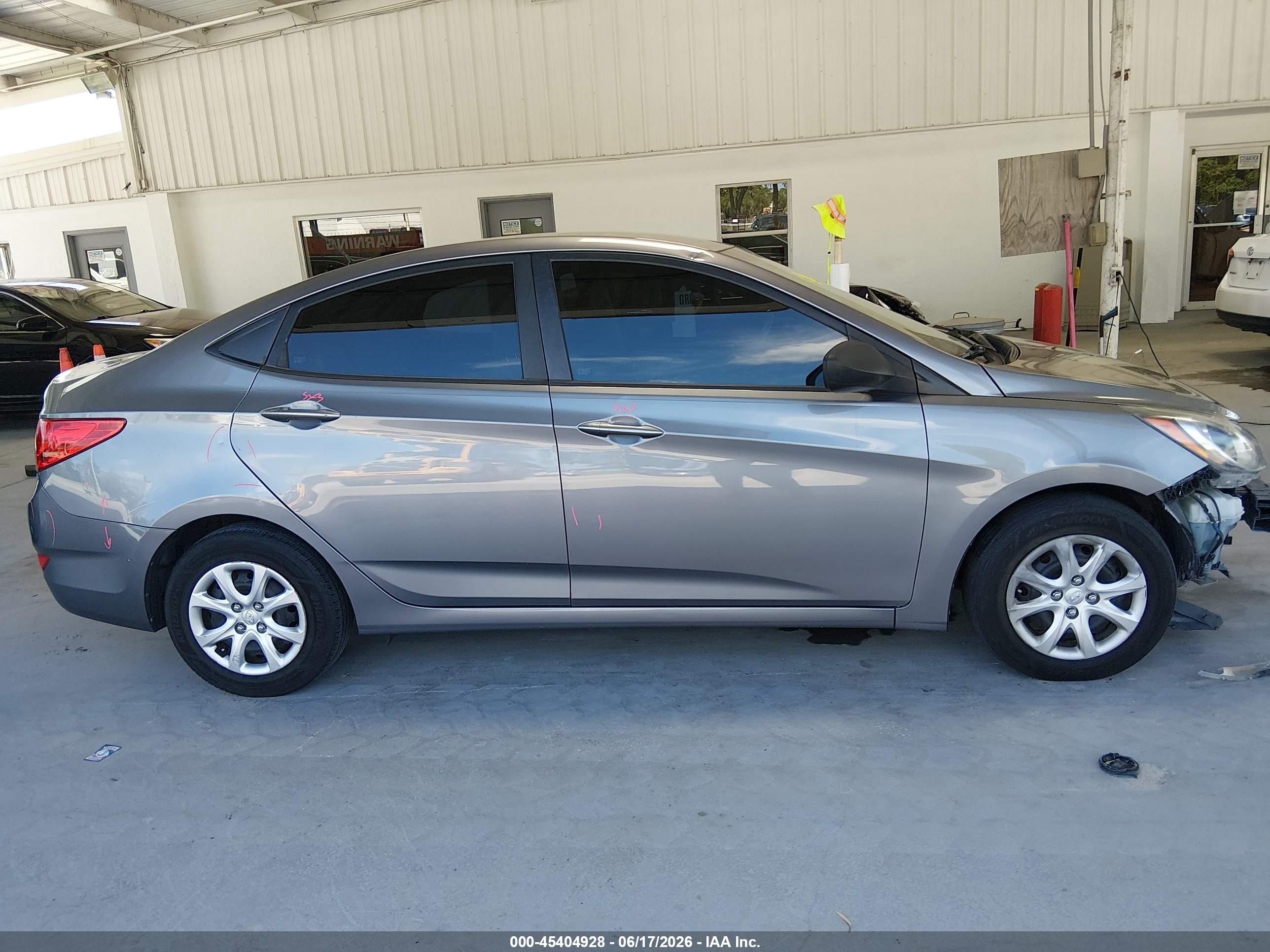2013 Hyundai Accent Gls Pewter vin: KMHCT4AE9DU585502