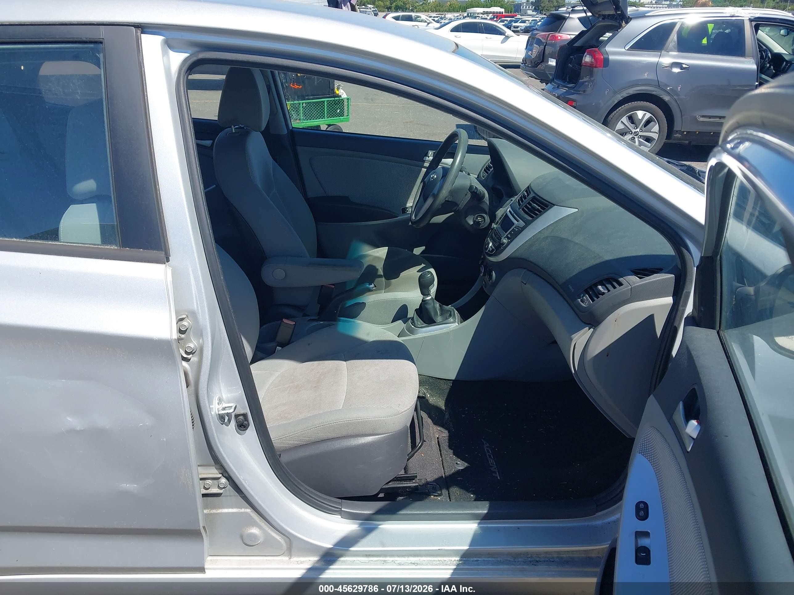 2014 Hyundai Accent Gls Silver vin: KMHCT4AE9EU695418