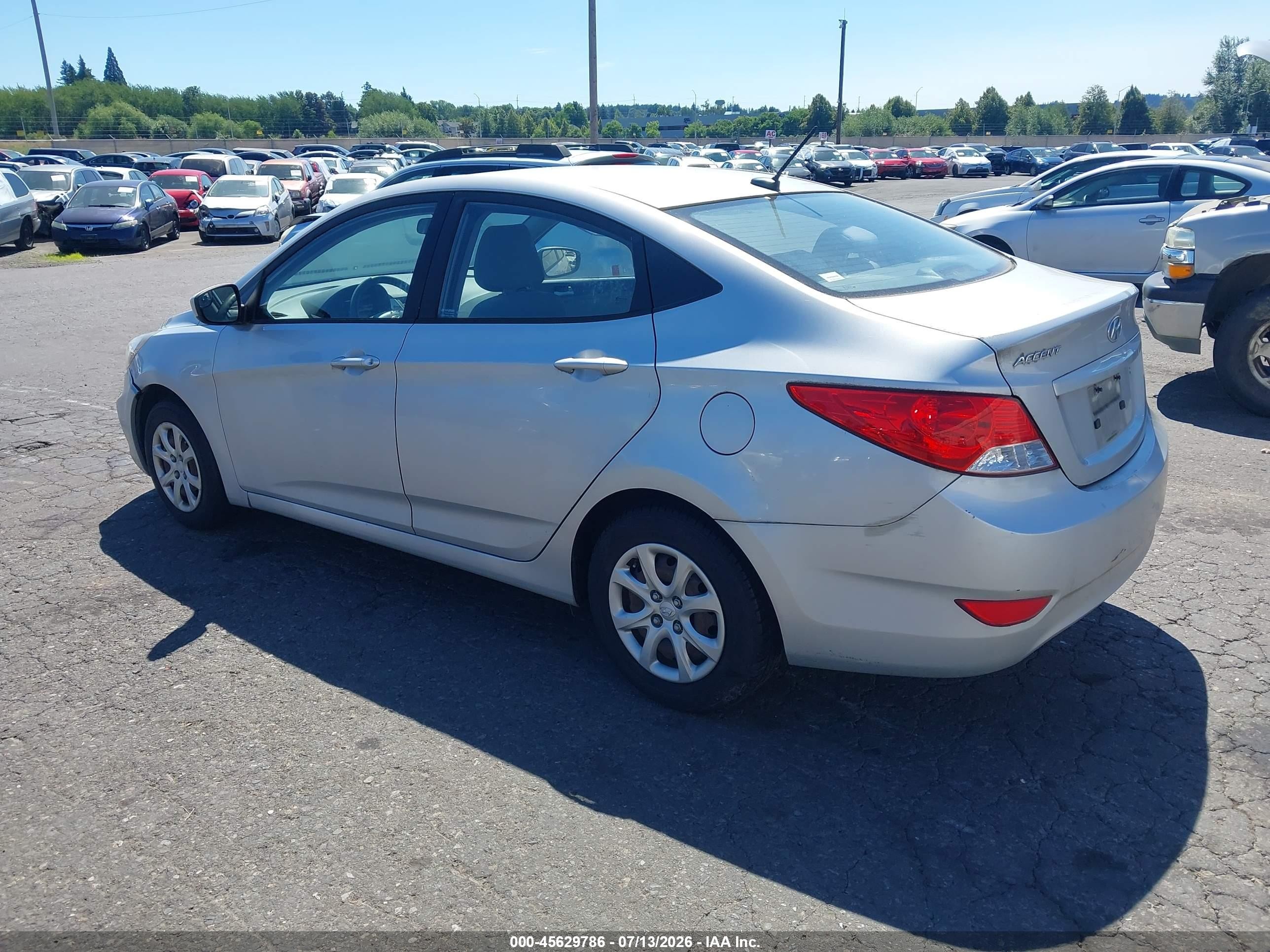 2014 Hyundai Accent Gls Silver vin: KMHCT4AE9EU695418