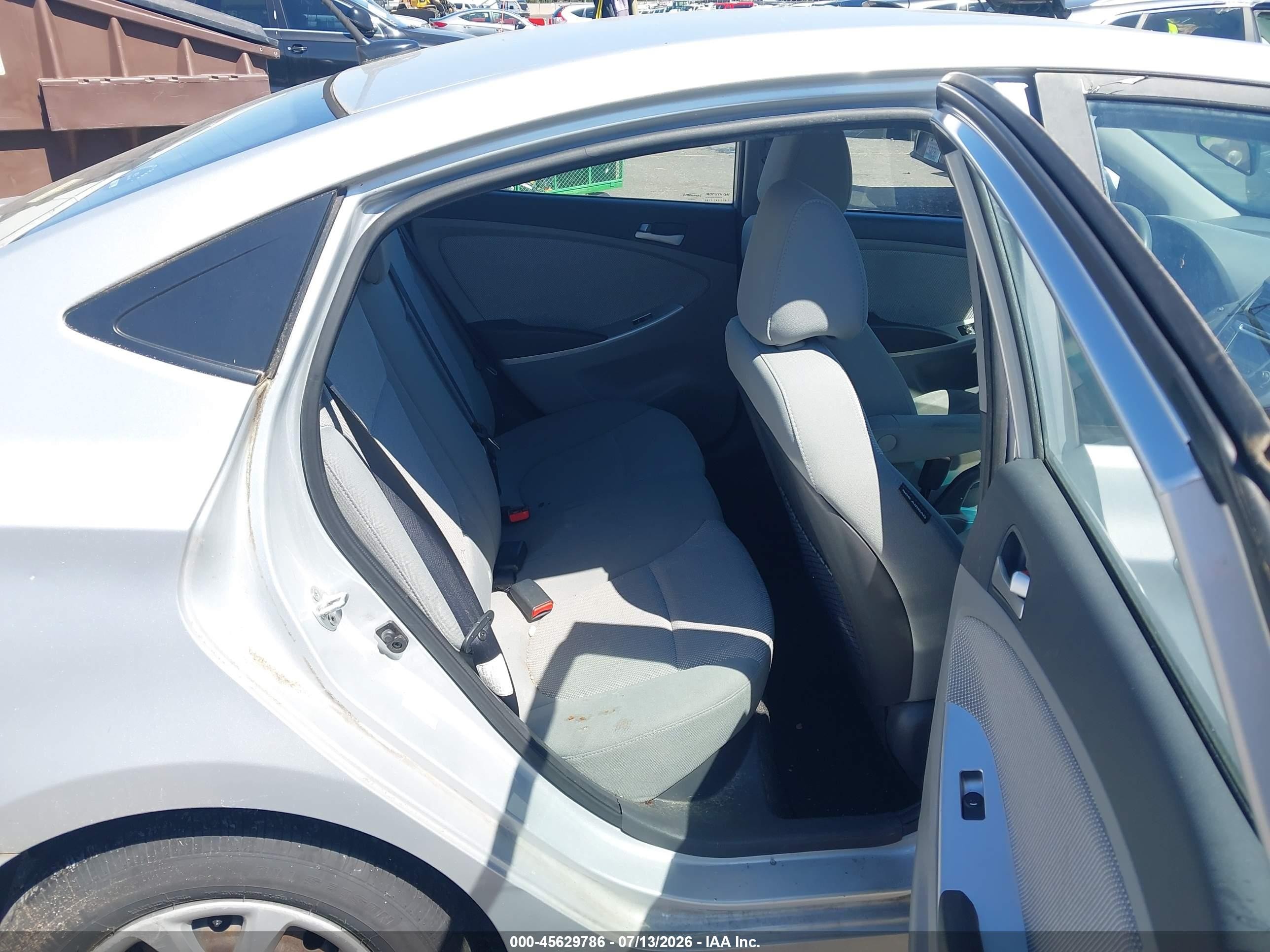 2014 Hyundai Accent Gls Silver vin: KMHCT4AE9EU695418