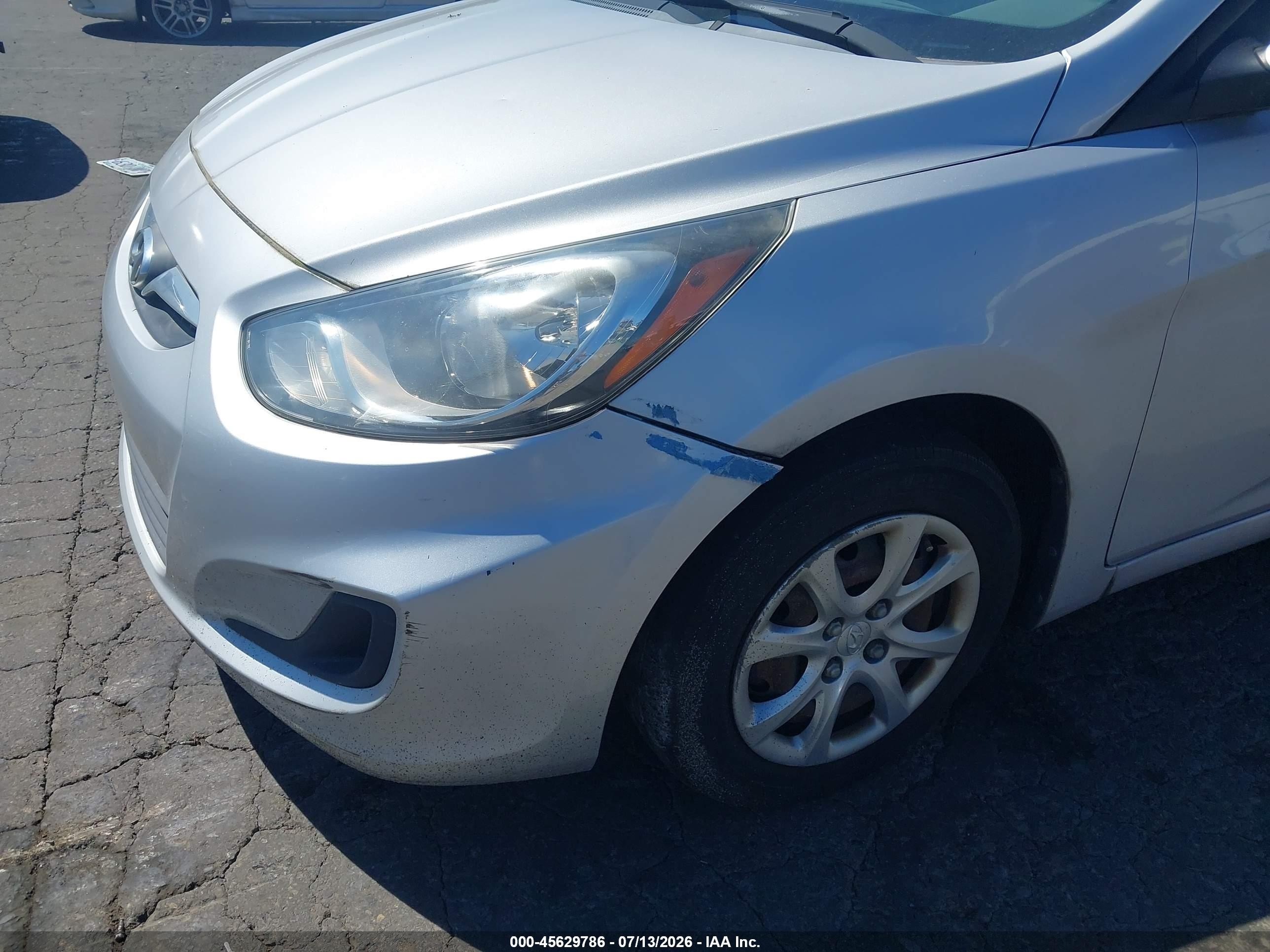 2014 Hyundai Accent Gls Silver vin: KMHCT4AE9EU695418