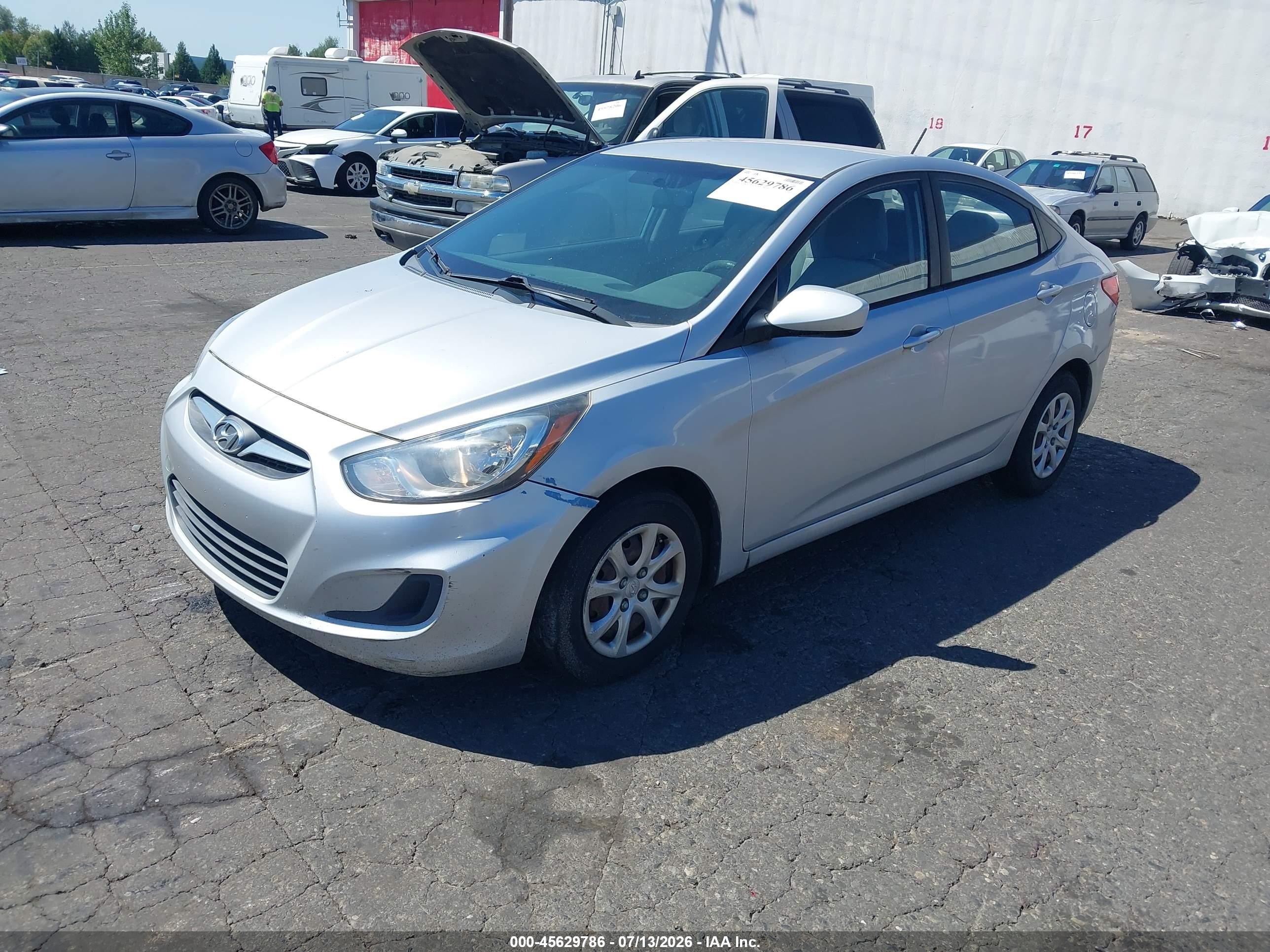 2014 Hyundai Accent Gls Silver vin: KMHCT4AE9EU695418