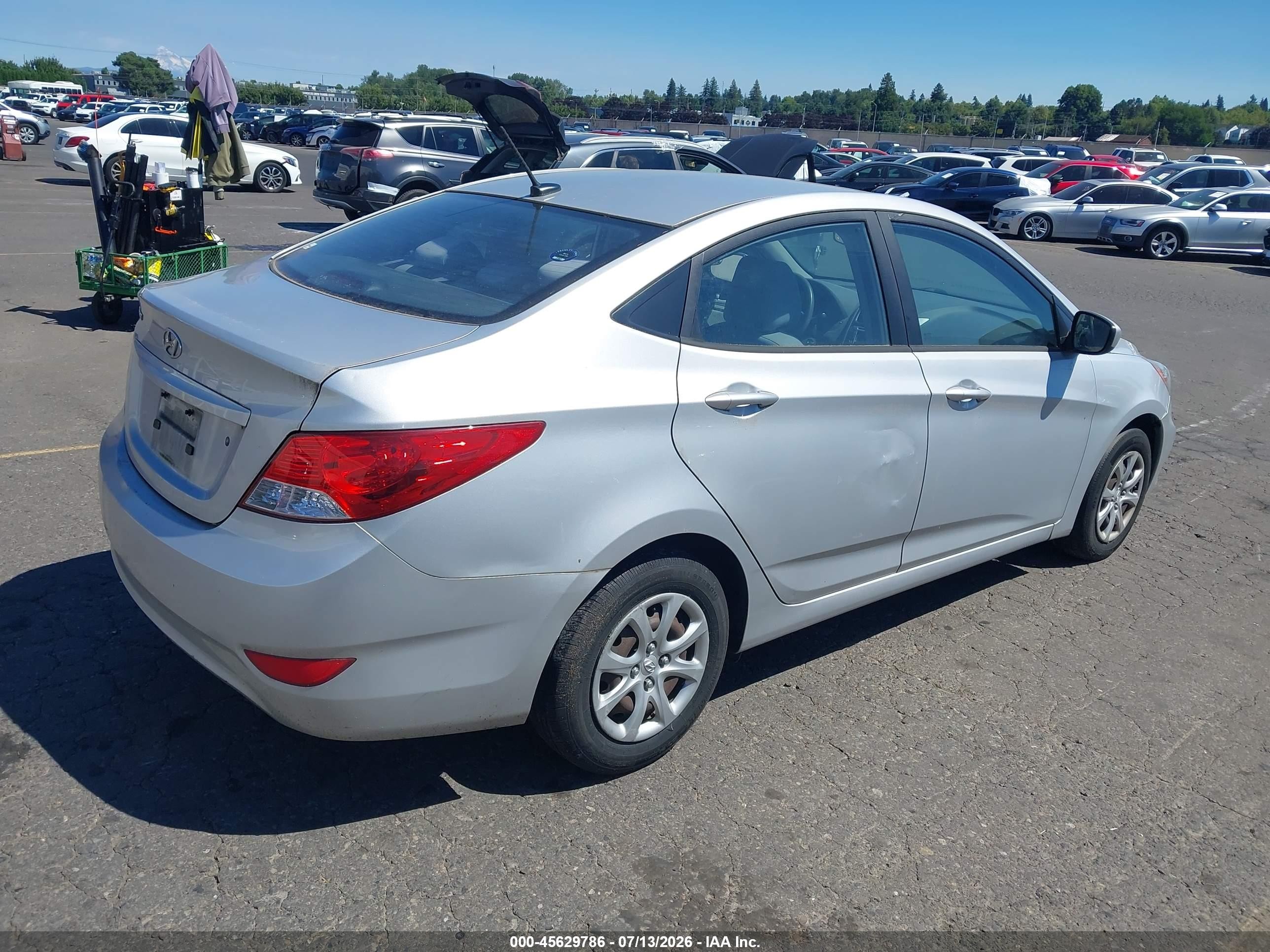 2014 Hyundai Accent Gls Silver vin: KMHCT4AE9EU695418
