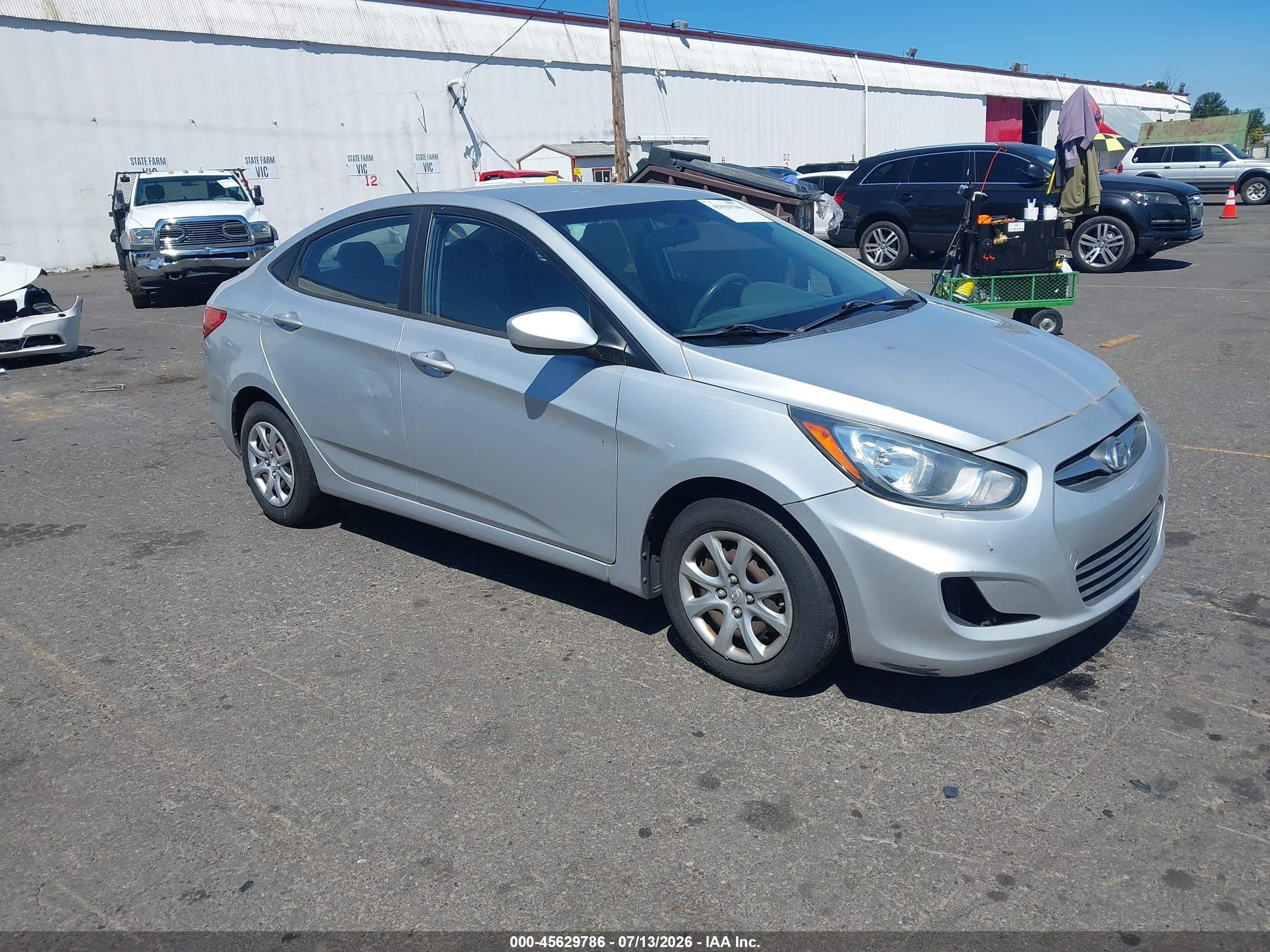 2014 Hyundai Accent Gls Silver vin: KMHCT4AE9EU695418