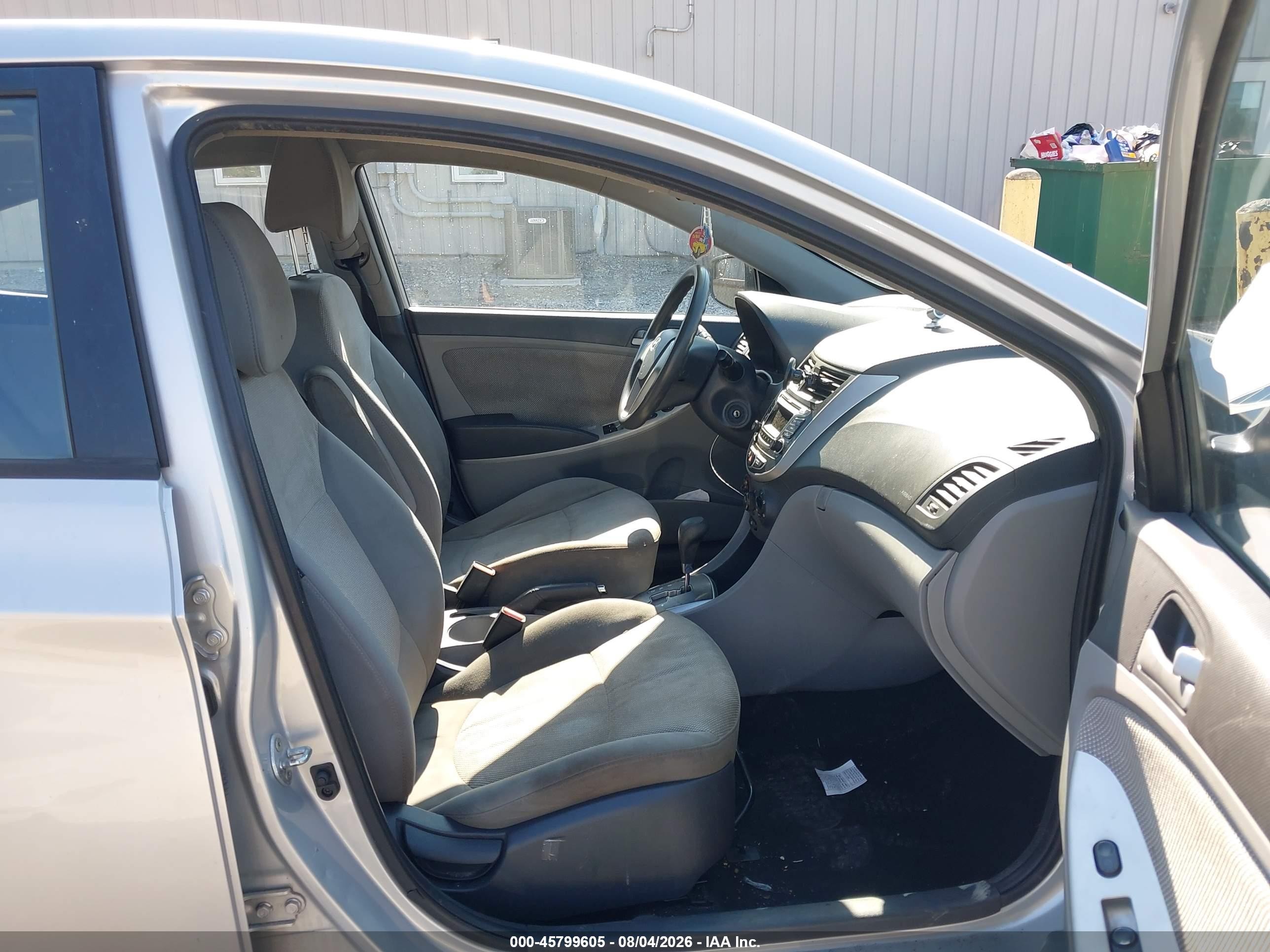 2014 Hyundai Accent Gls Silver vin: KMHCT4AE9EU696360