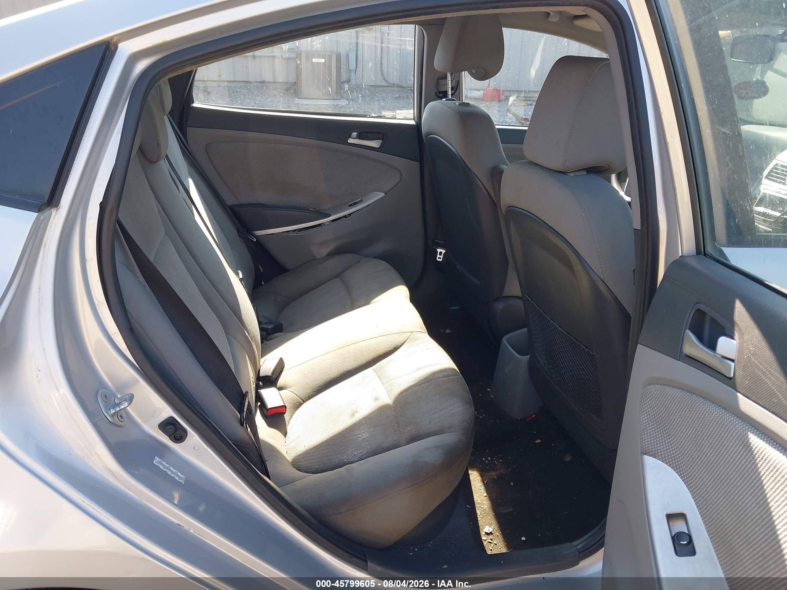 2014 Hyundai Accent Gls Silver vin: KMHCT4AE9EU696360