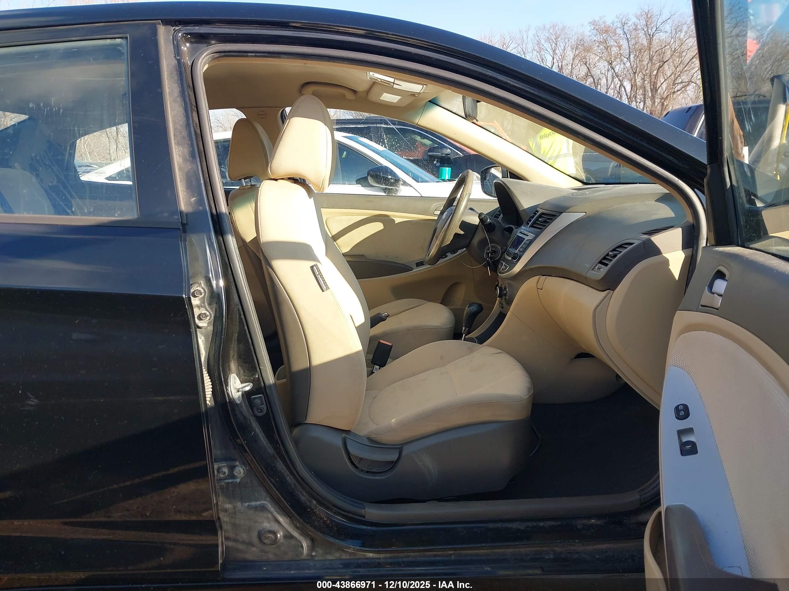 2014 Hyundai Accent Gls Black vin: KMHCT4AE9EU766682