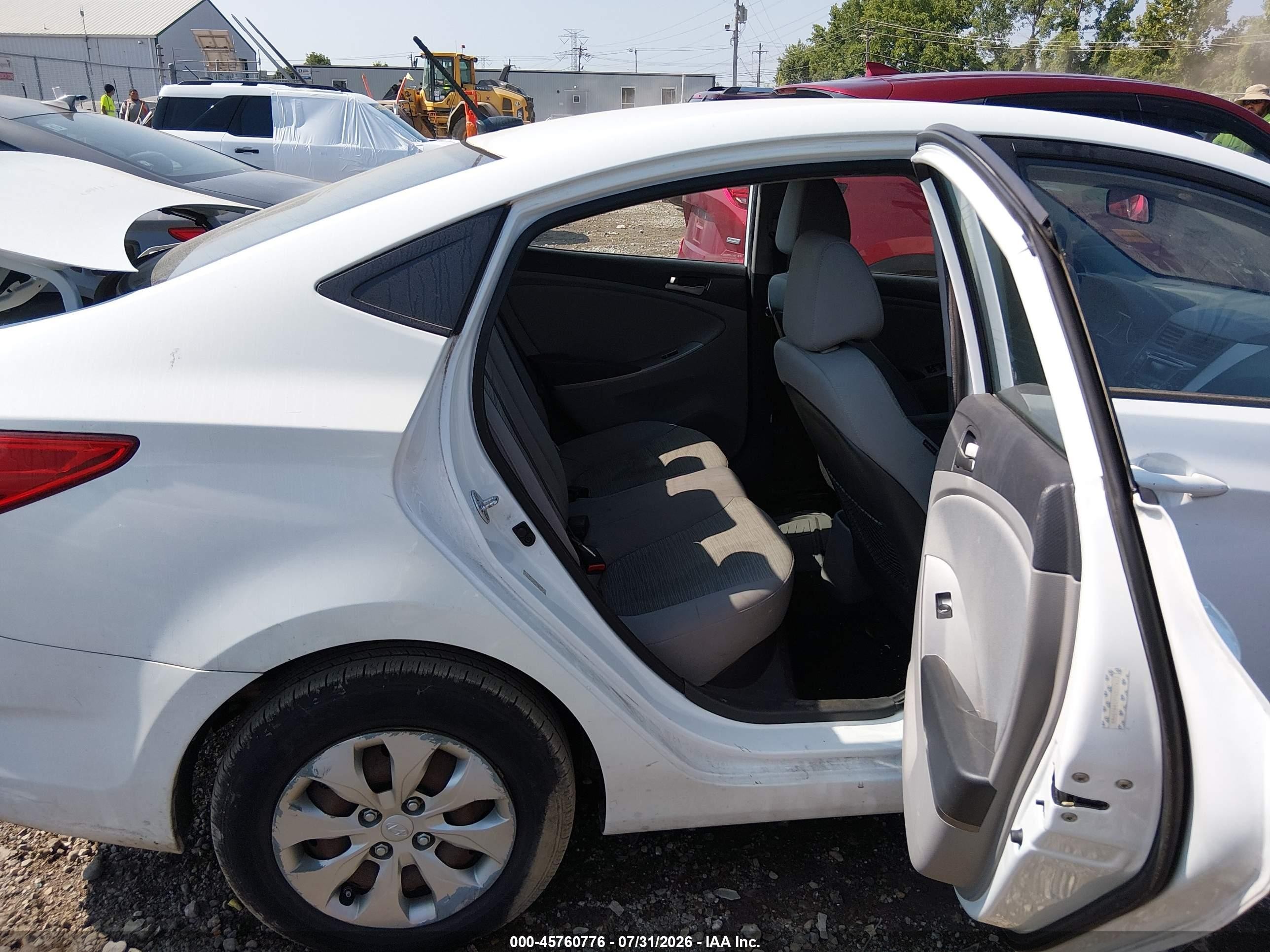 2015 Hyundai Accent Gls White vin: KMHCT4AE9FU827403