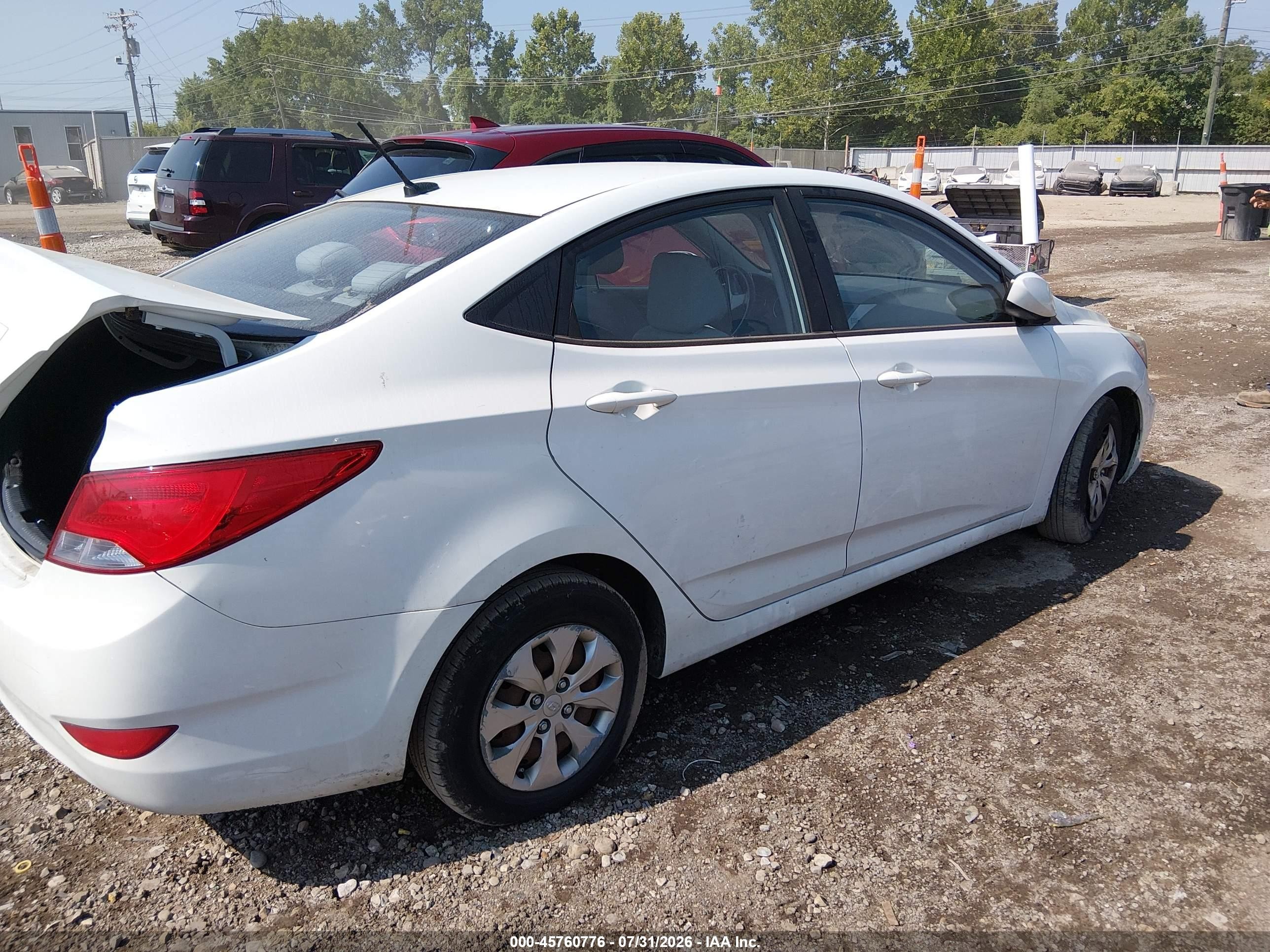 2015 Hyundai Accent Gls White vin: KMHCT4AE9FU827403