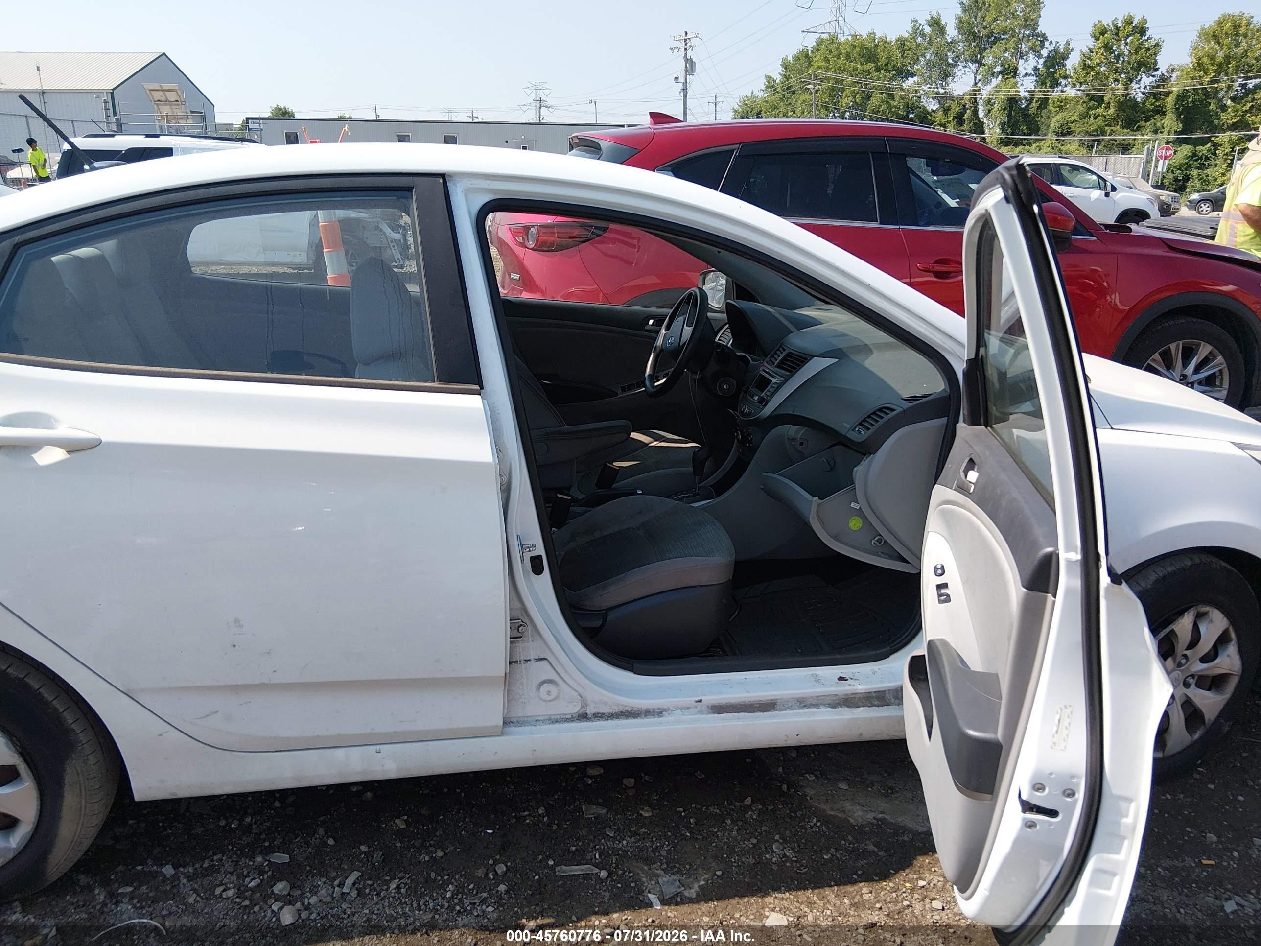 2015 Hyundai Accent Gls White vin: KMHCT4AE9FU827403