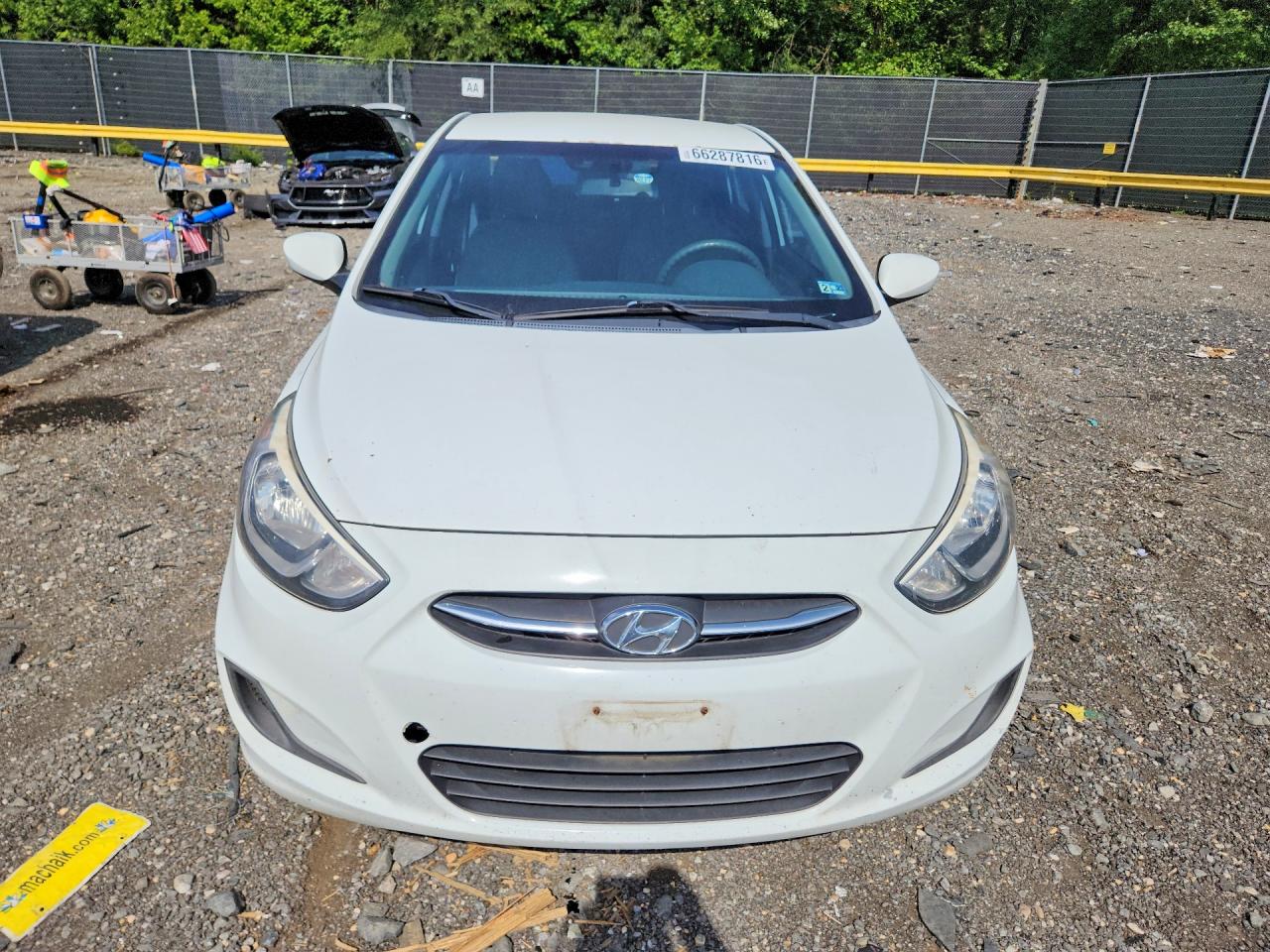 2015 Hyundai Accent Gls Белый vin: KMHCT4AE9FU849515