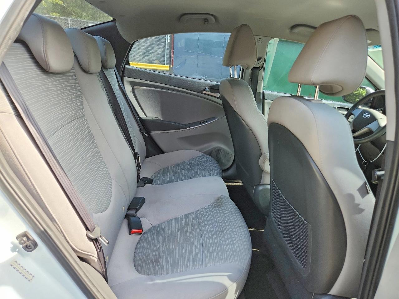 2015 Hyundai Accent Gls Белый vin: KMHCT4AE9FU849515