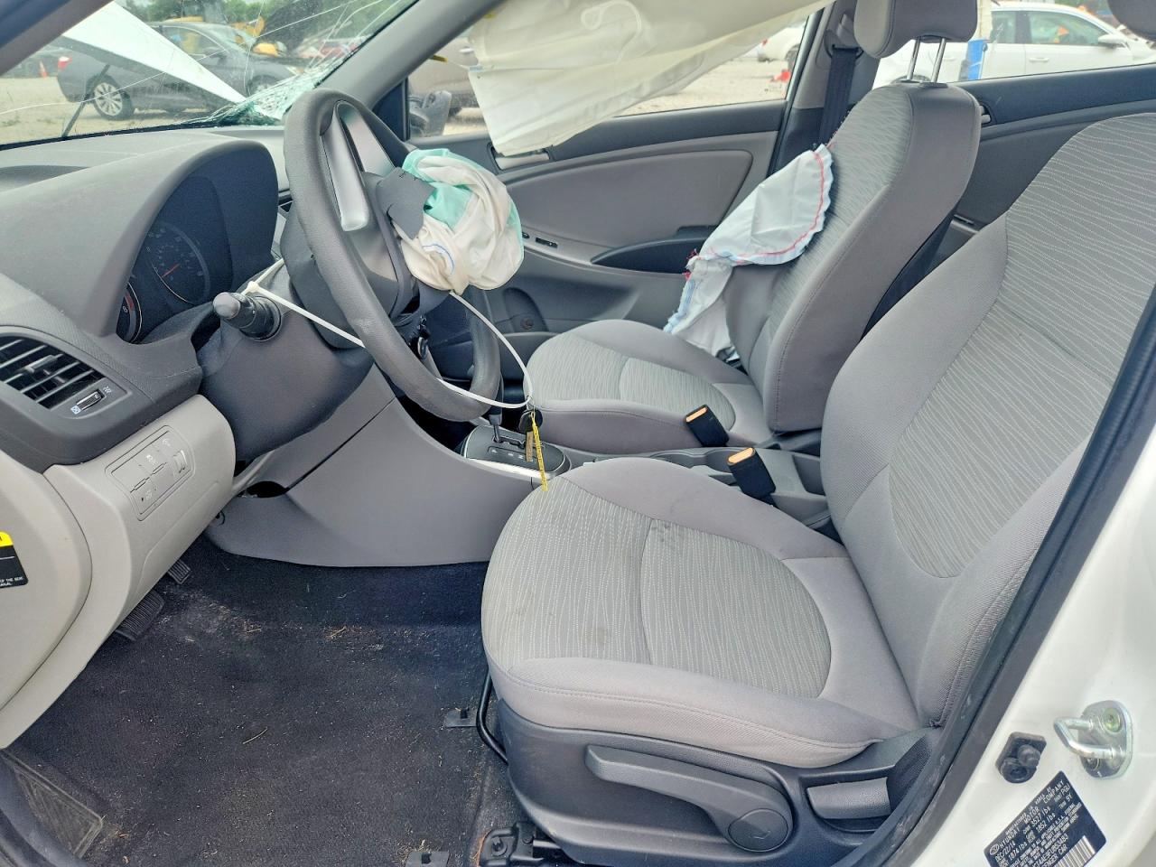 2015 Hyundai Accent Gls White vin: KMHCT4AE9FU853483