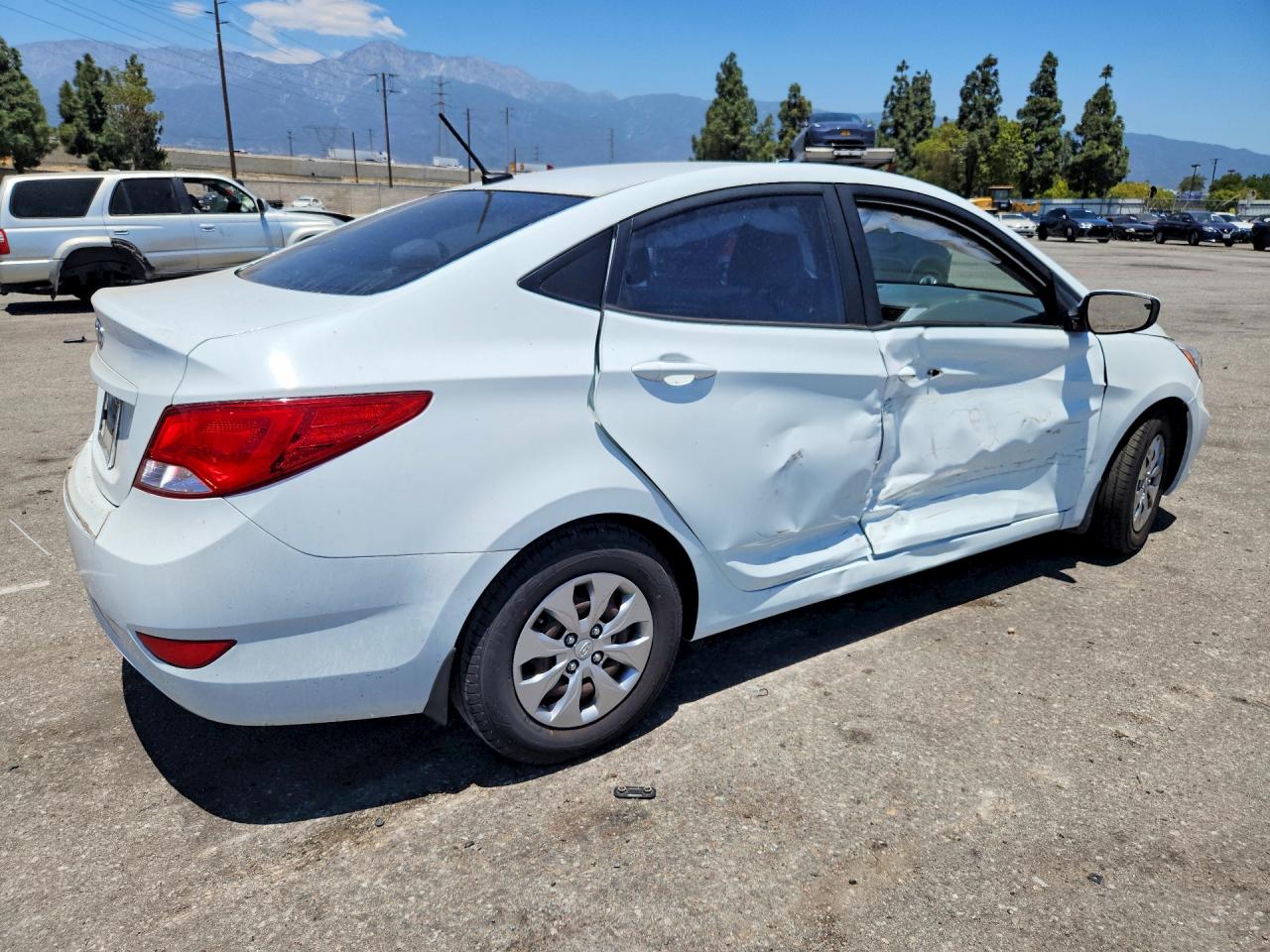 2015 Hyundai Accent Gls White vin: KMHCT4AE9FU870381