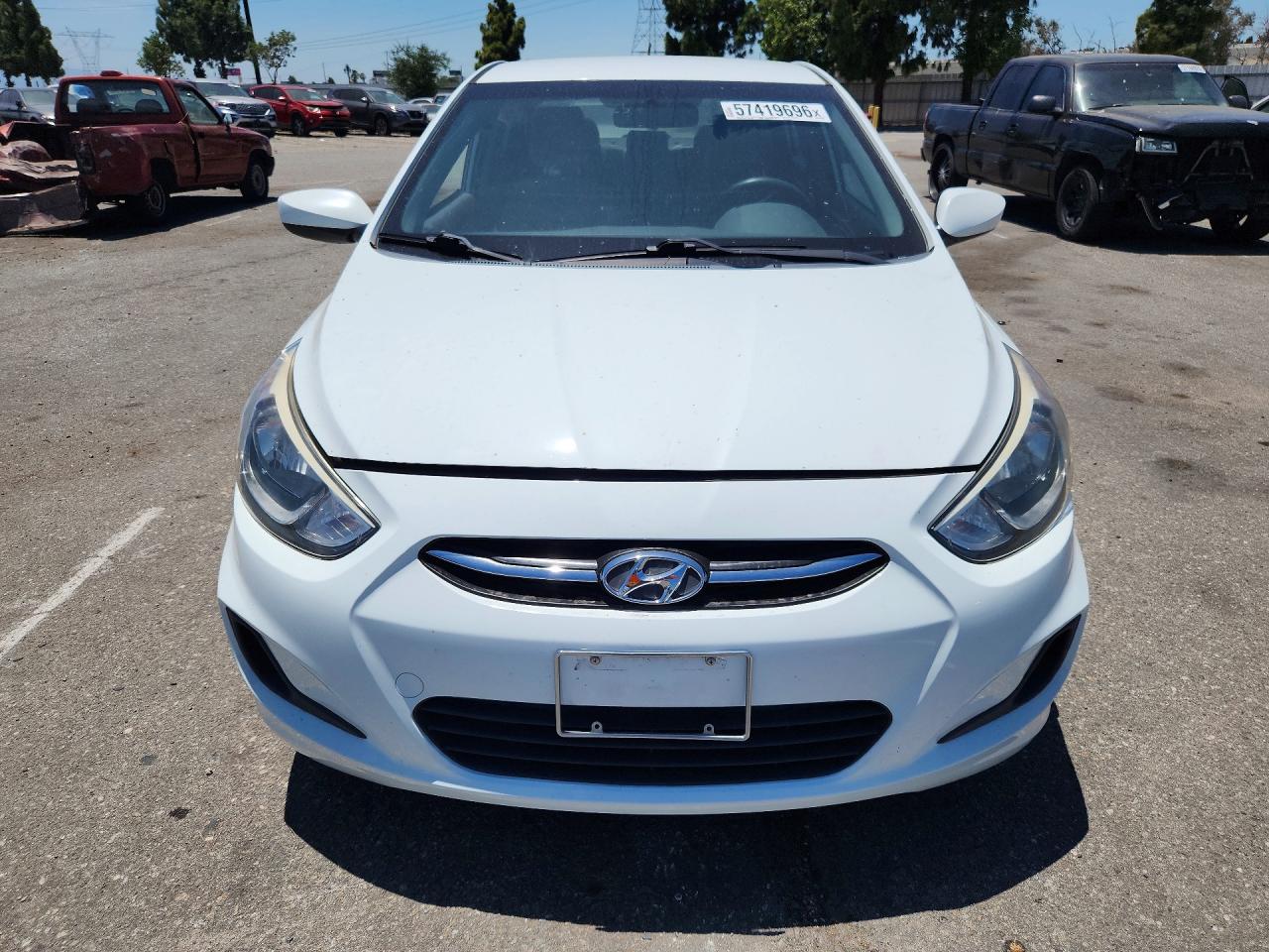 2015 Hyundai Accent Gls White vin: KMHCT4AE9FU870381