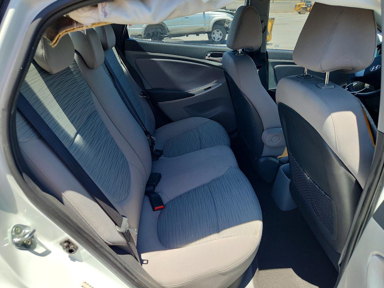 2015 Hyundai Accent Gls White vin: KMHCT4AE9FU870381