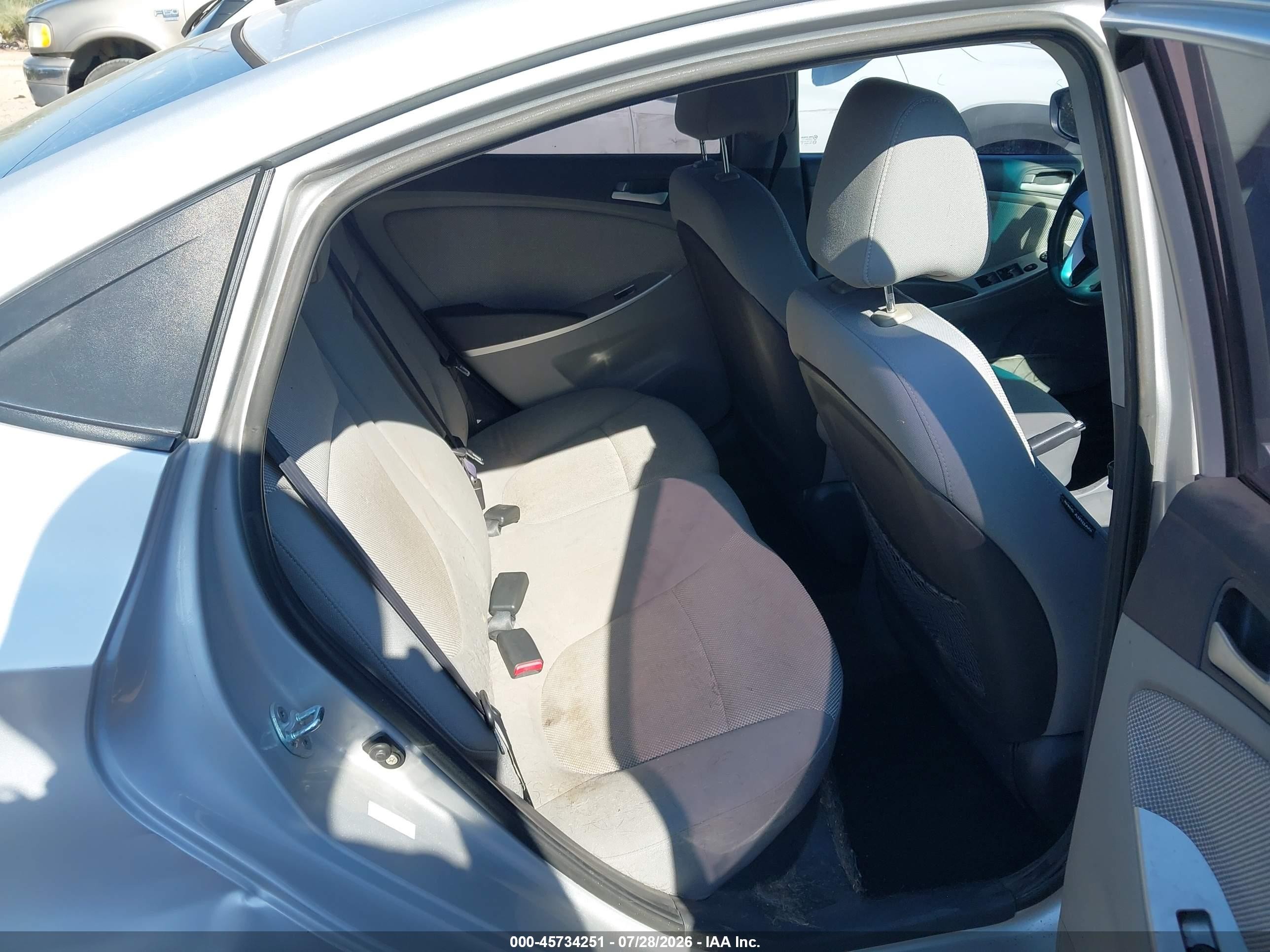 2012 Hyundai Accent Gls Silver vin: KMHCT4AEXCU157551