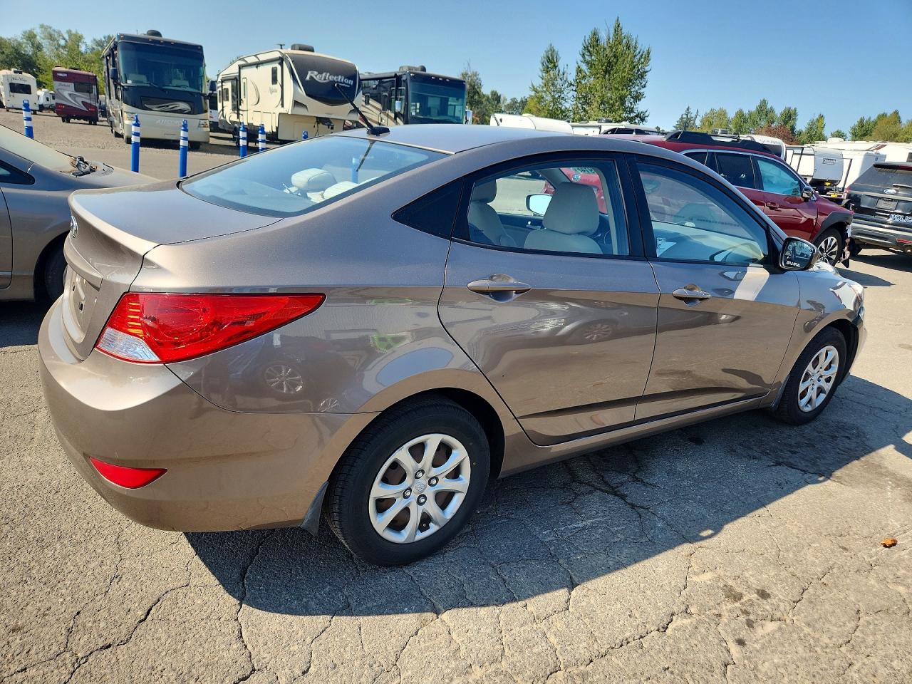 2012 Hyundai Accent Желто-коричневый vin: KMHCT4AEXCU209146