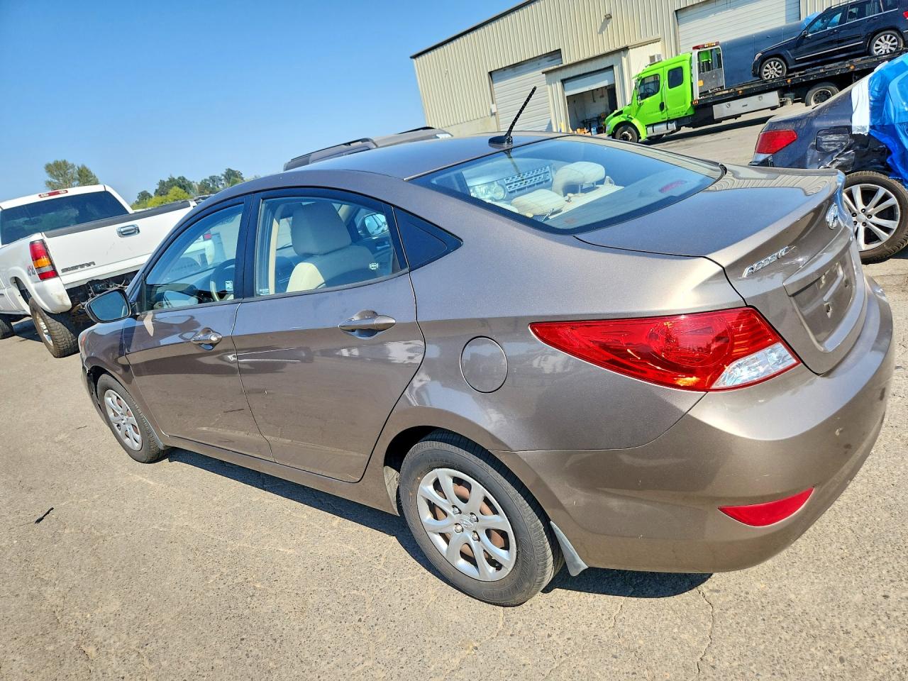 2012 Hyundai Accent Желто-коричневый vin: KMHCT4AEXCU209146