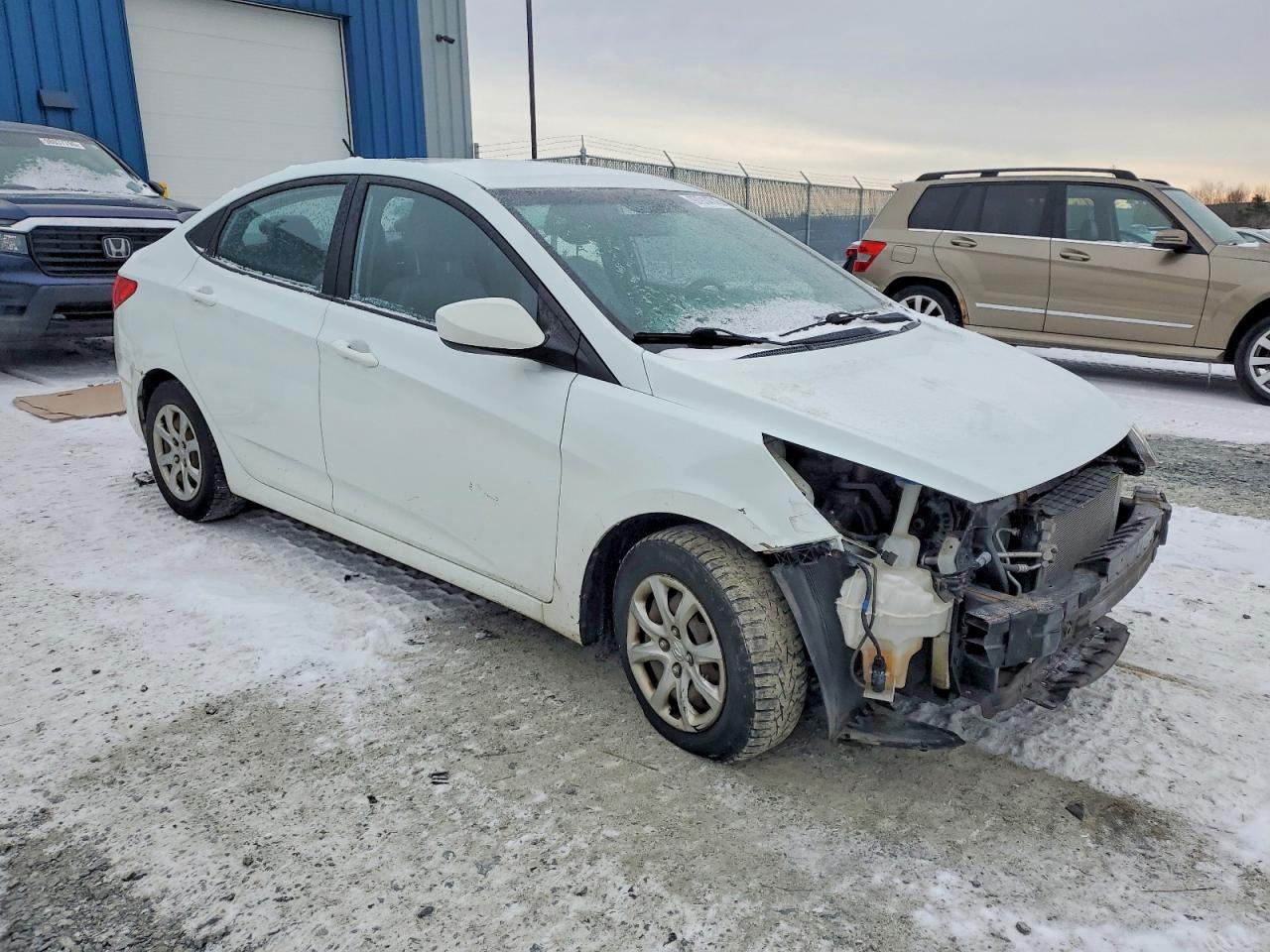 2012 Hyundai Accent Gls White vin: KMHCT4AEXCU220177