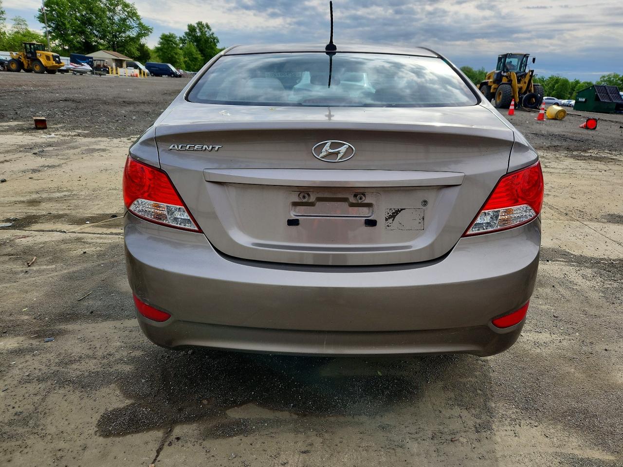 2013 Hyundai Accent Gls Gold vin: KMHCT4AEXDU345391