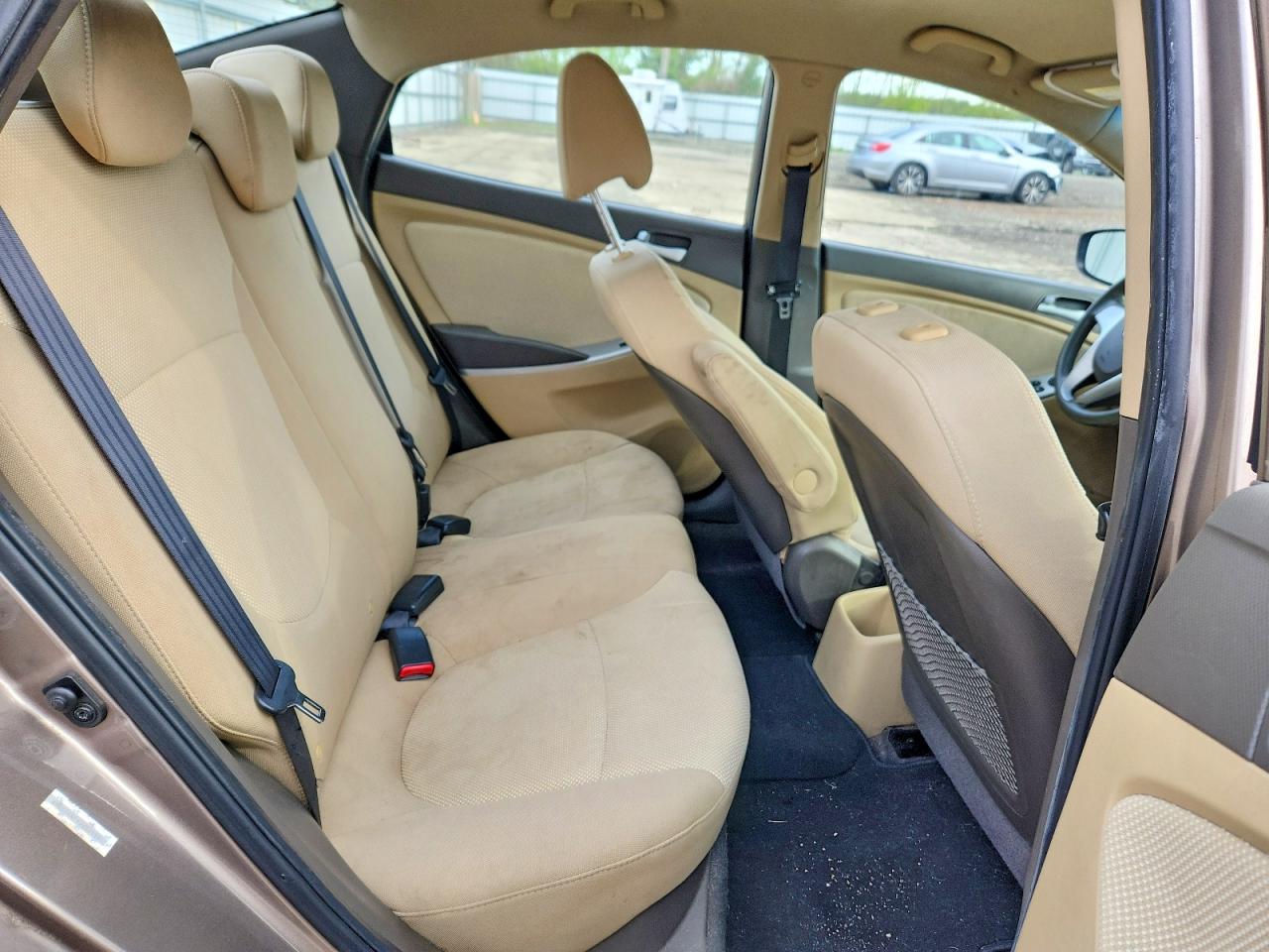2013 Hyundai Accent Gls Gold vin: KMHCT4AEXDU345391