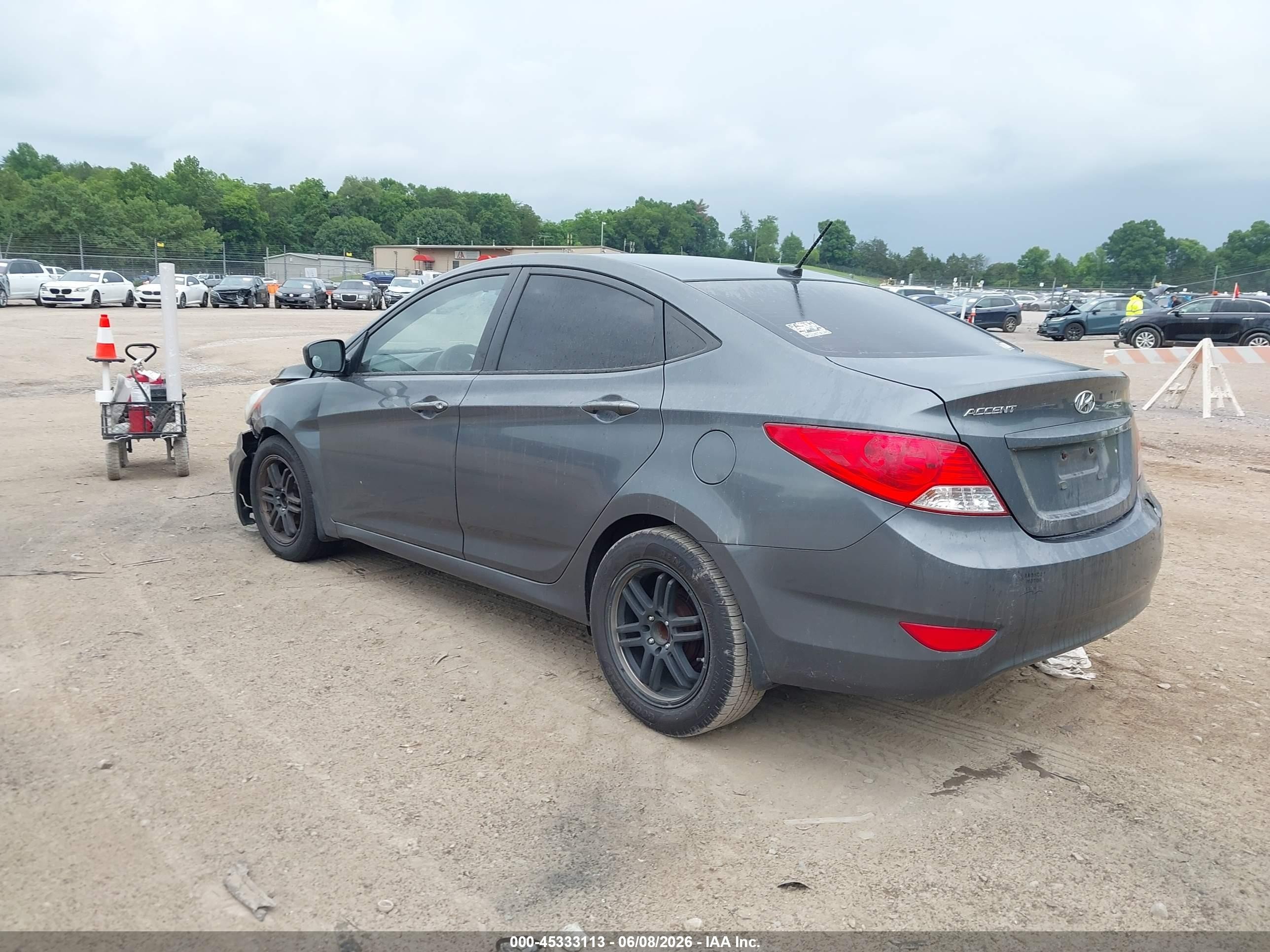 2013 Hyundai Accent Gls Gray vin: KMHCT4AEXDU411986