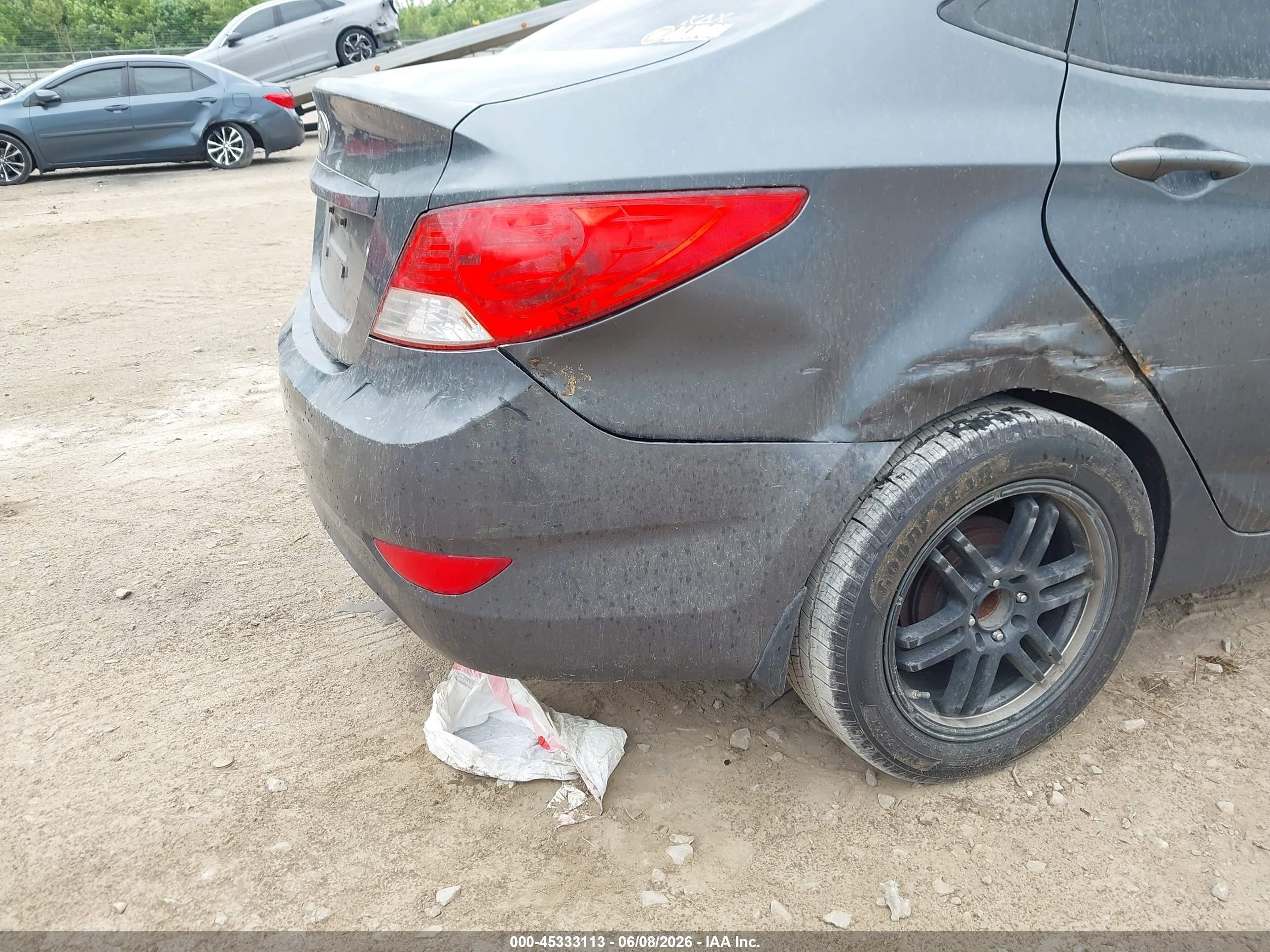 2013 Hyundai Accent Gls Gray vin: KMHCT4AEXDU411986