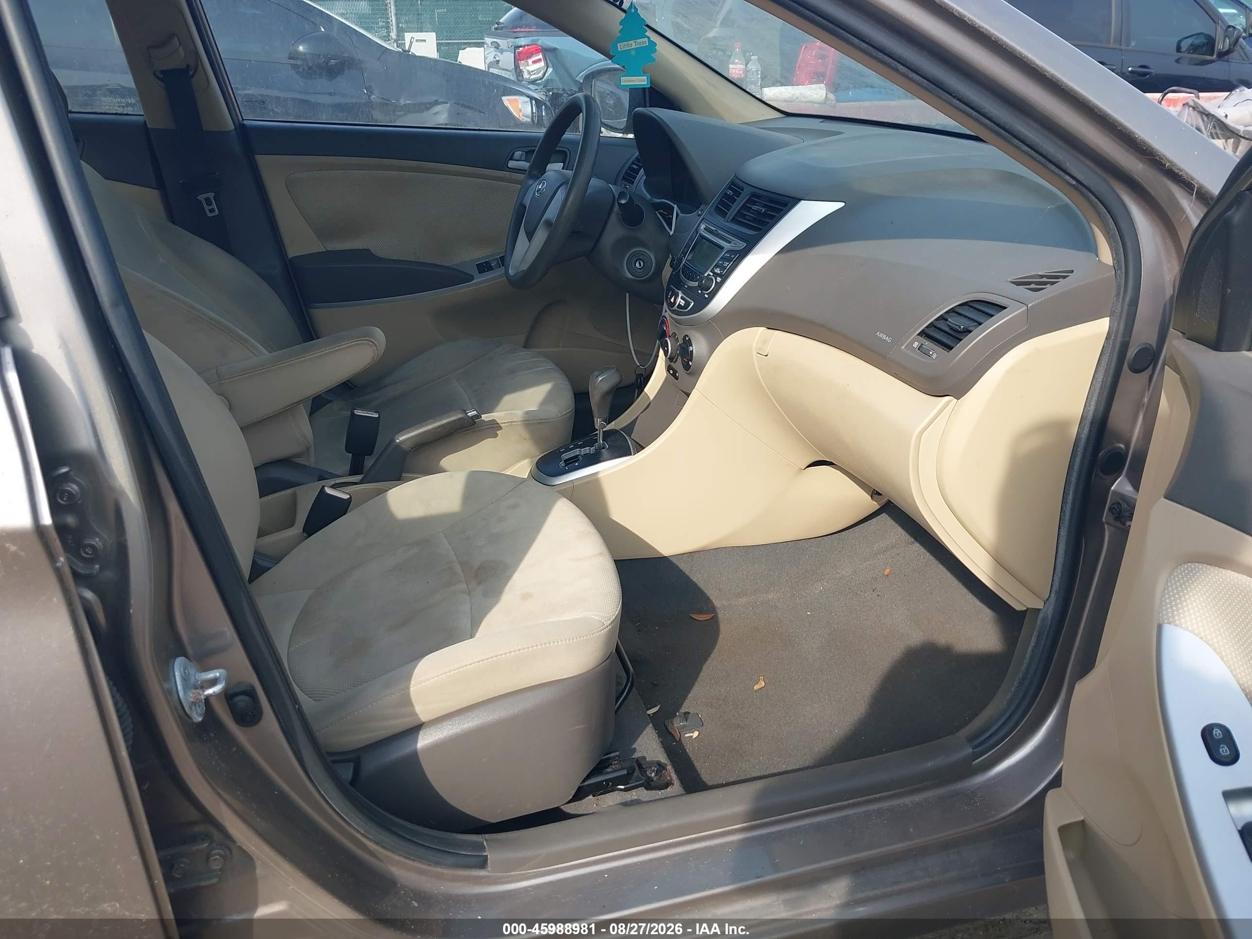 2013 Hyundai Accent Gls Beige vin: KMHCT4AEXDU490530