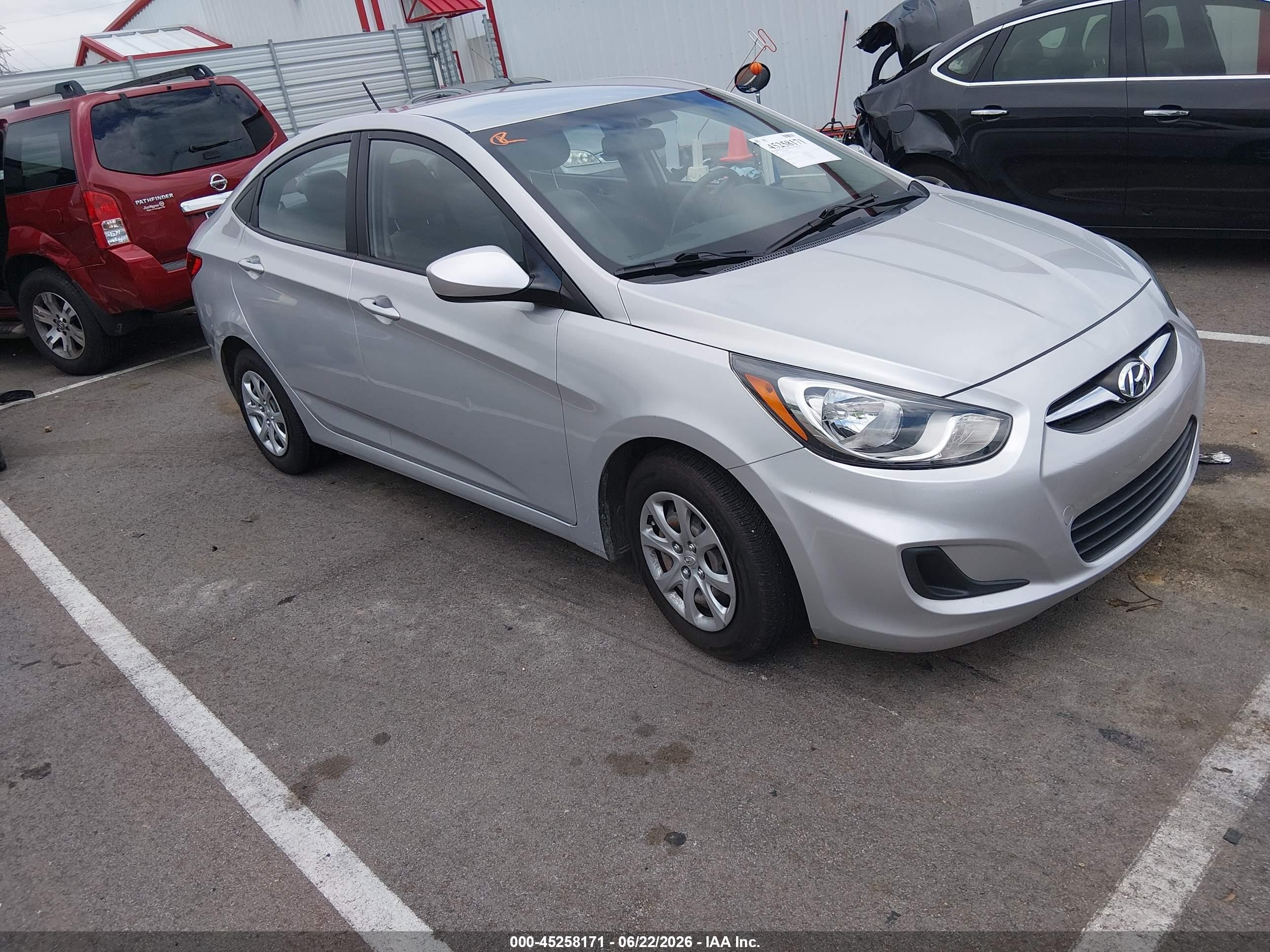 2013 Hyundai Accent Gls Gray vin: KMHCT4AEXDU499924