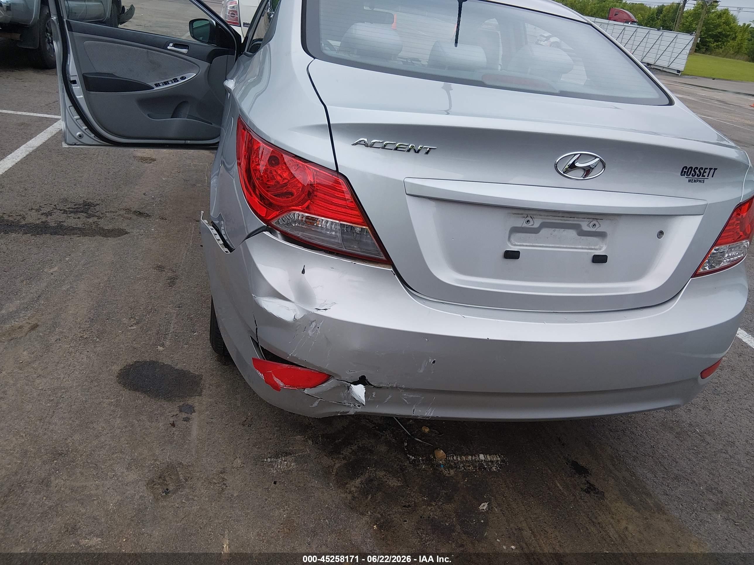 2013 Hyundai Accent Gls Gray vin: KMHCT4AEXDU499924