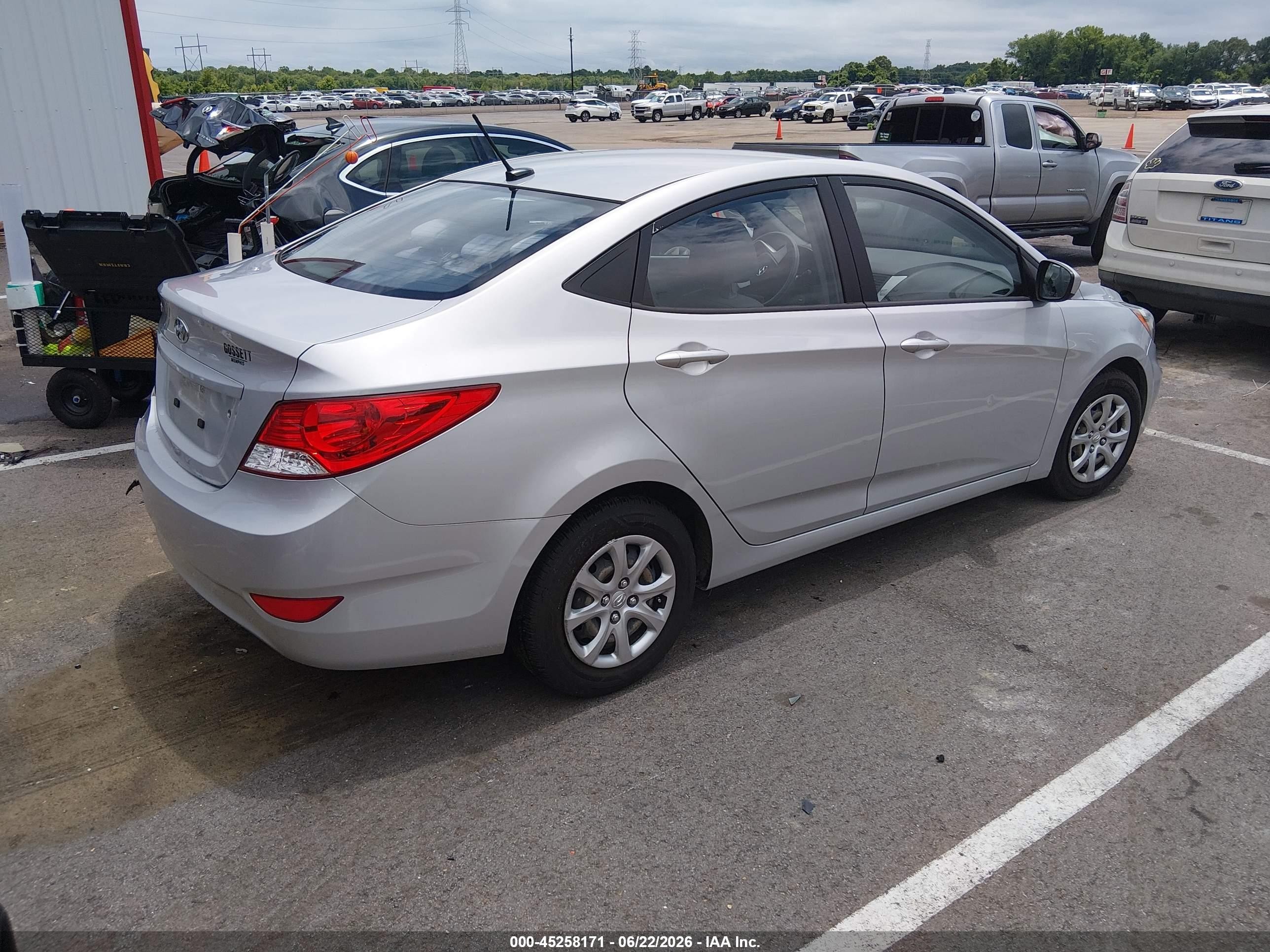 2013 Hyundai Accent Gls Gray vin: KMHCT4AEXDU499924