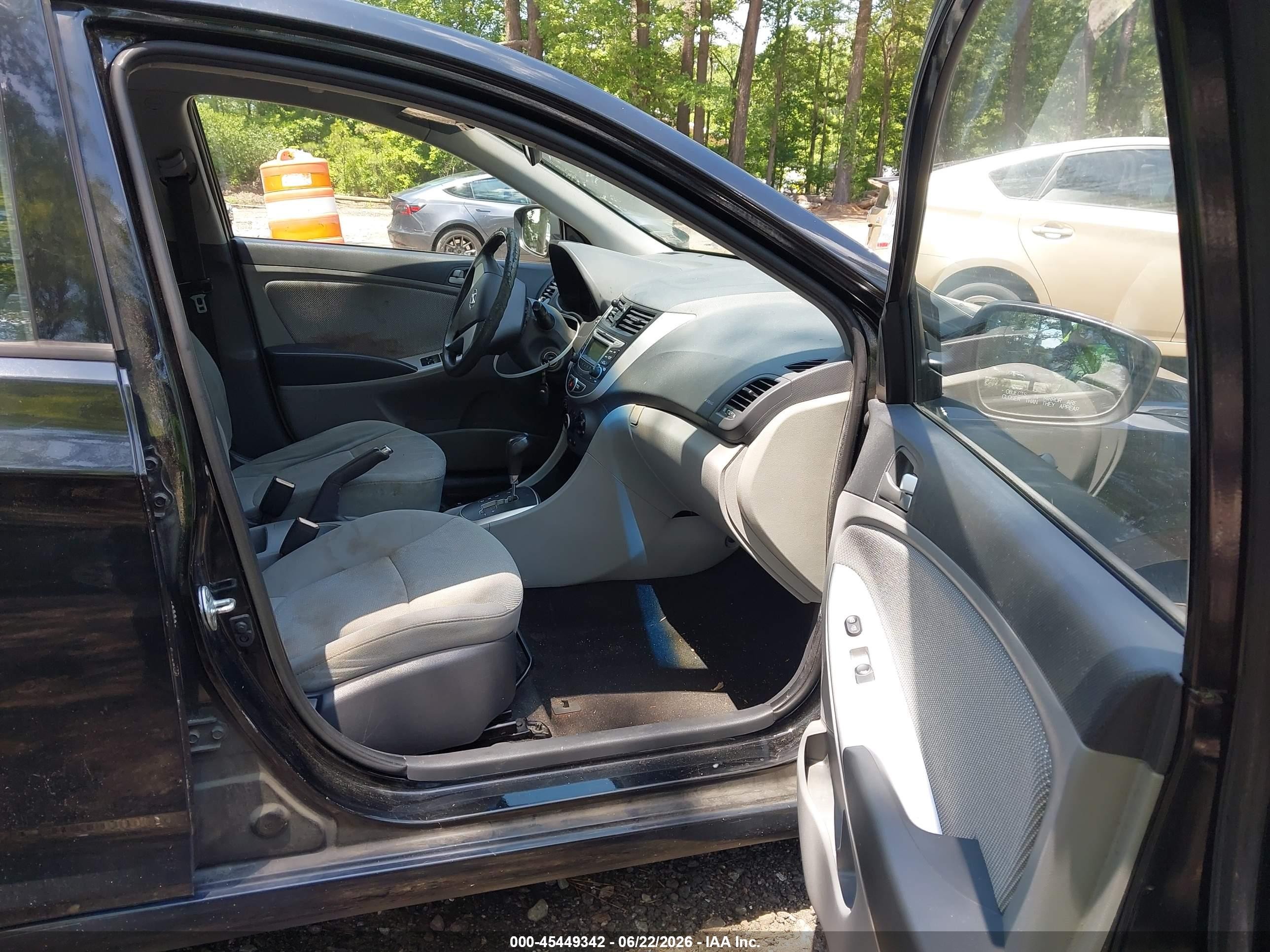 2013 Hyundai Accent Gls Black vin: KMHCT4AEXDU556445