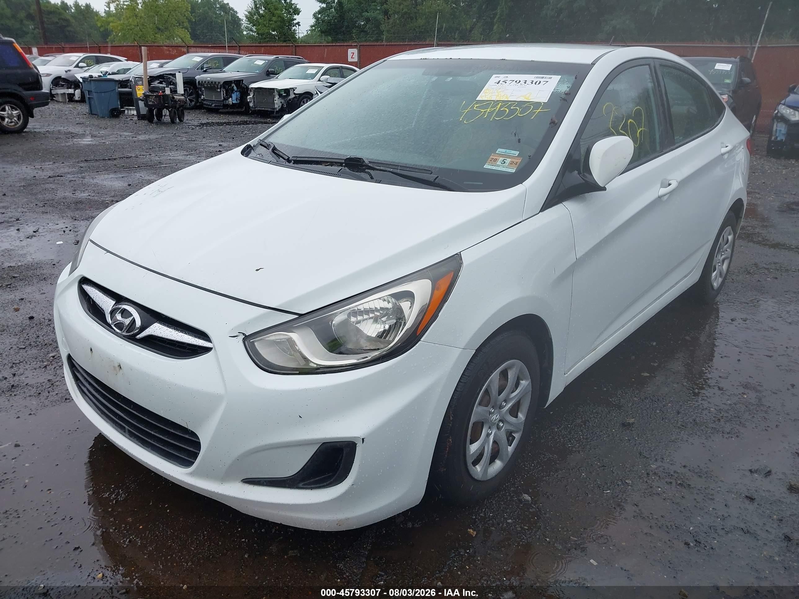 2013 Hyundai Accent Gls Белый vin: KMHCT4AEXDU561550