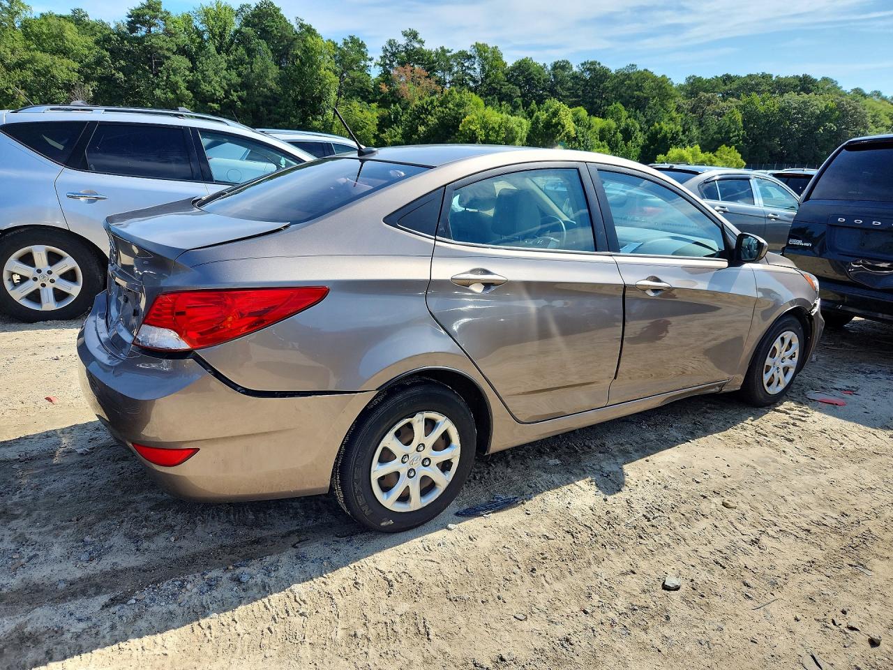2013 Hyundai Accent Gls Tan vin: KMHCT4AEXDU562293