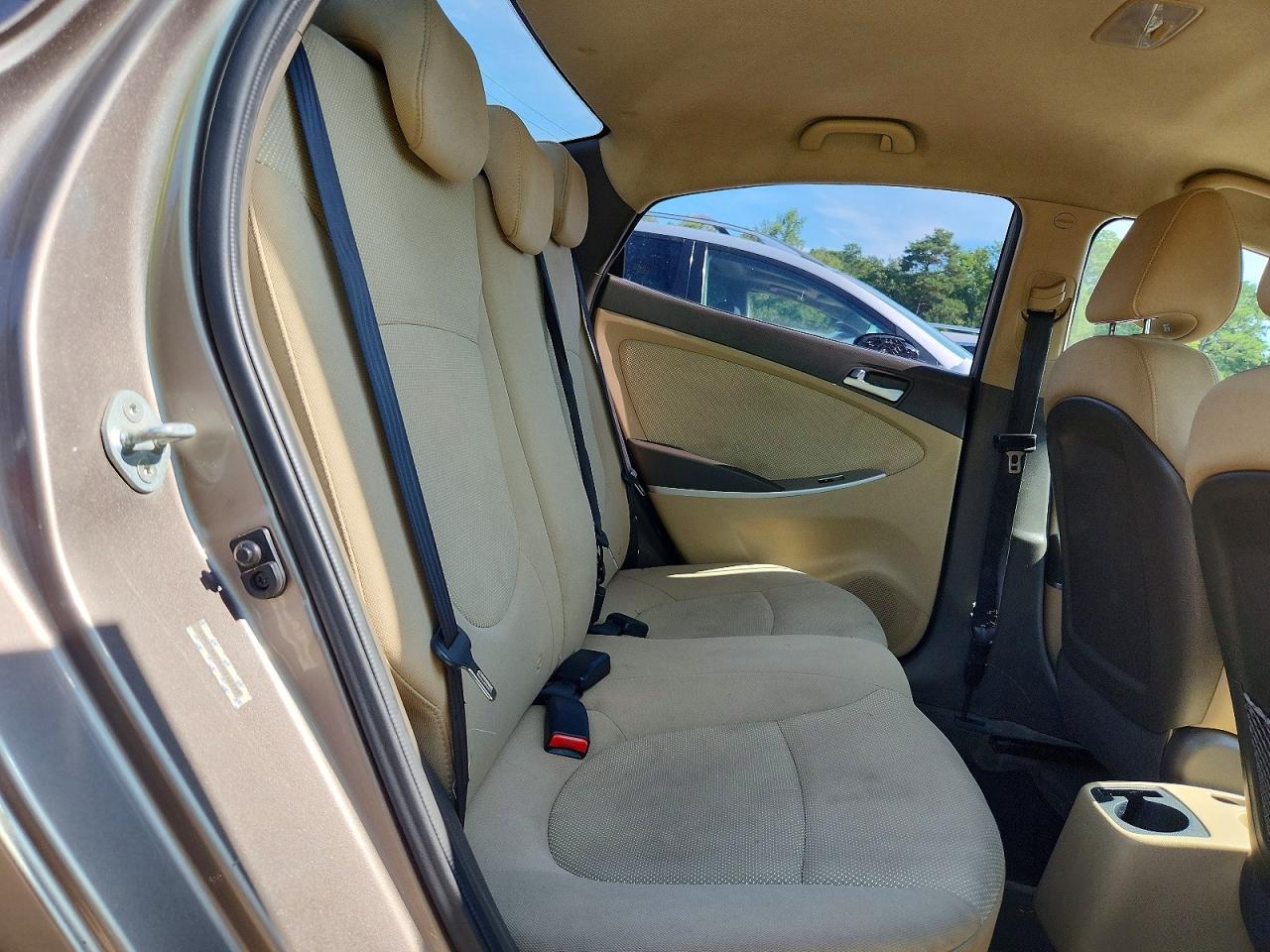 2013 Hyundai Accent Gls Tan vin: KMHCT4AEXDU562293